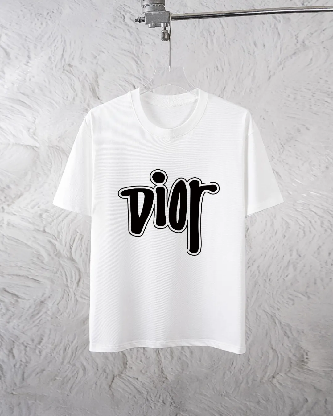 🅿️300 Dior Exclusively supplies the new trendy men’s fashionable round neck short-sleeved shorts suit, trendy and fashionable casual short-sleeved suit! It has high breathability and comfort, impeccable details, and brand element design concept, reflecting high quality. It presents a casual cut and the upper body shape is great! Material: 260g double yarn pure cotton short sleeves + 360g pure cotton terry shorts Size: S-XXL 🔥 (please state your height and weight when placing an order)