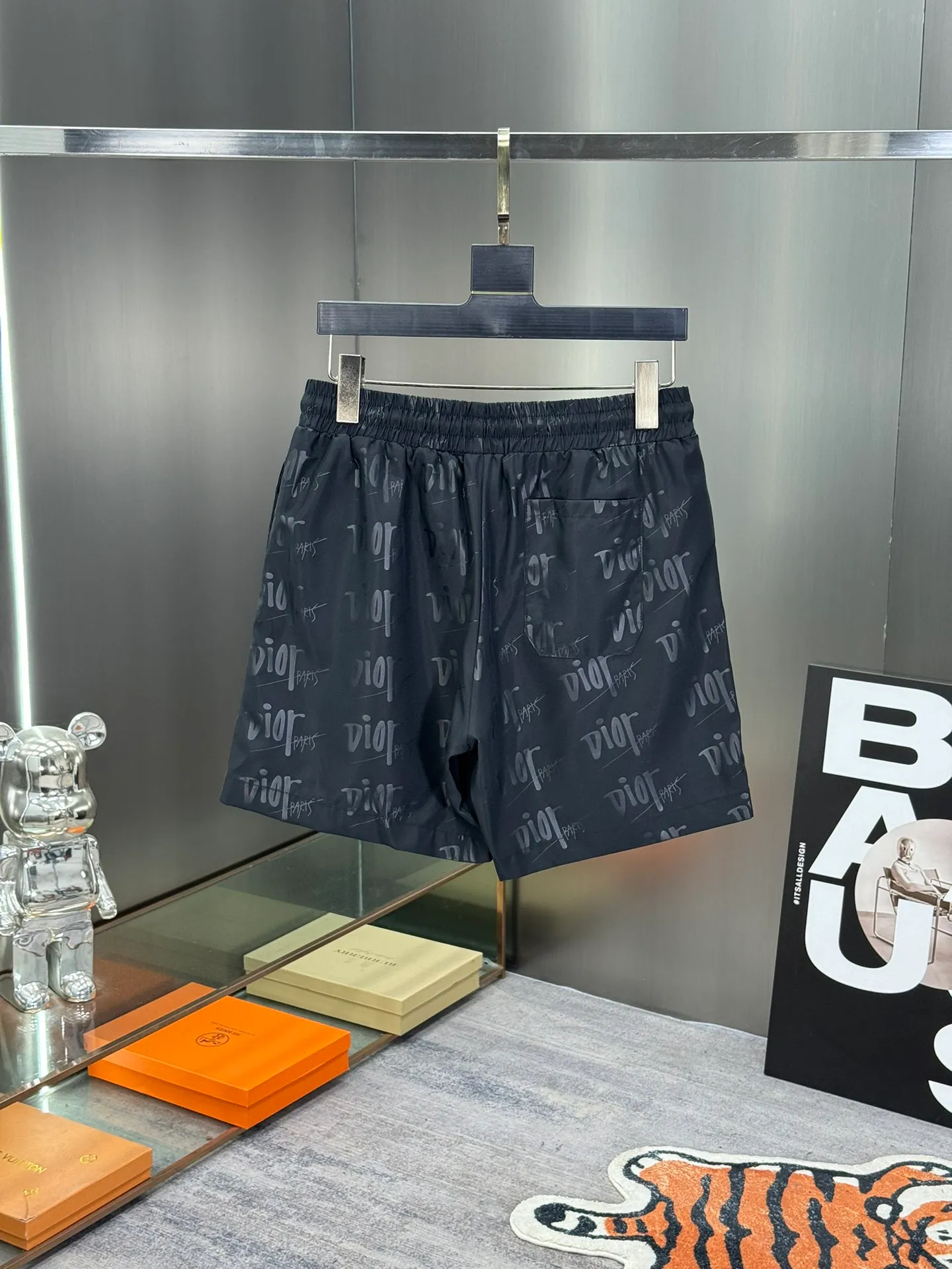 🅿️160 DIOR 2025 spring and summer new beach shorts! Synchronized with the official website. Original 1-1 replica, fine workmanship, original hardware, selected high-quality polyester fiber fabric, delicate feel, a must-have item for summer, super handsome upper body effect, super real shooting, close contact with texture! Size: M-3XL