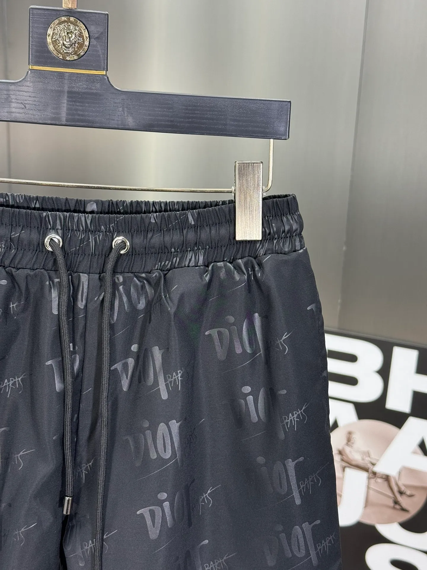🅿️160 DIOR 2025 spring and summer new beach shorts! Synchronized with the official website. Original 1-1 replica, fine workmanship, original hardware, selected high-quality polyester fiber fabric, delicate feel, a must-have item for summer, super handsome upper body effect, super real shooting, close contact with texture! Size: M-3XL