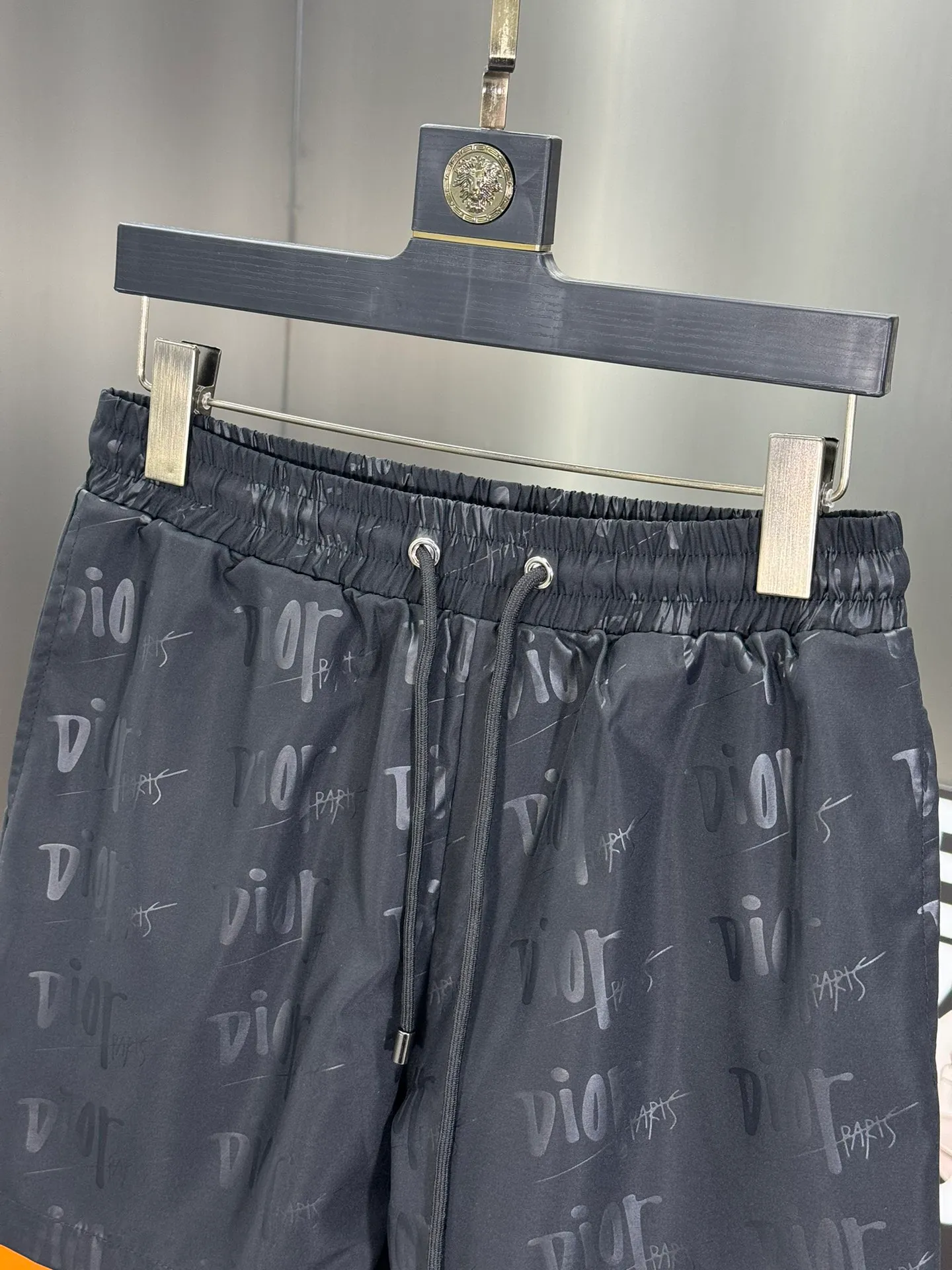 🅿️160 DIOR 2025 spring and summer new beach shorts! Synchronized with the official website. Original 1-1 replica, fine workmanship, original hardware, selected high-quality polyester fiber fabric, delicate feel, a must-have item for summer, super handsome upper body effect, super real shooting, close contact with texture! Size: M-3XL