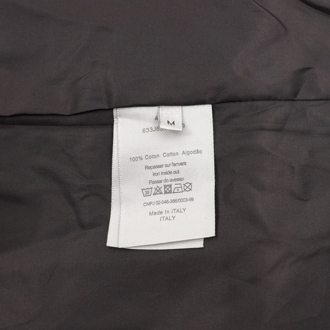 🅿️550 DIOR/Dior letter embroidered hooded windbreaker jacket is made of imported raw materials. The placket zipper is custom-made in a unified mold, and the rails are machine-pressed with imported environmentally friendly materials. After the lower corner rope is woven, the core dyeing technology is used to achieve the final dyeing effect. After pattern development and pattern making, computer intelligent cutting is used to increase work efficiency while ensuring the integrity of the pattern. The upper body effect is restored consistently! Street-exploding artifact OOTD outfit is amazing. The color is very correct, very eye-catching, simple, clean and extremely fashionable! size：XS-L