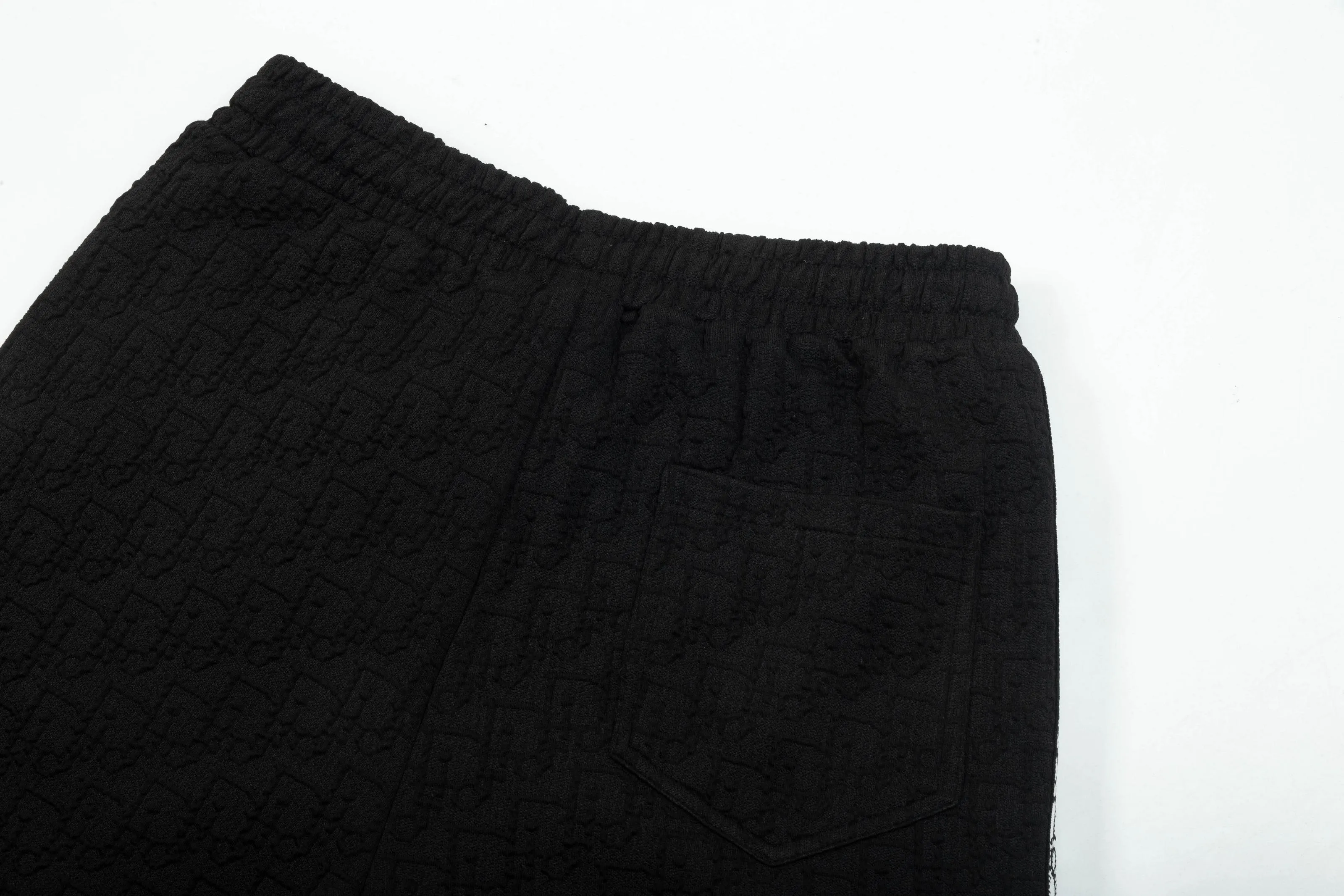 🅿️190 2025 Dior Dior new knitted jacquard shorts, customized fabric, knitted with knitted logo printed on it. The version is tight and three-dimensional, with straight stripe splicing. The customized trouser cord hardware has strong texture and smoothness. The upper body is comfortable and breathable. It has a concave and convex three-dimensional feel. It is fashionable and casual. Color: White-Black Size: M-4XL