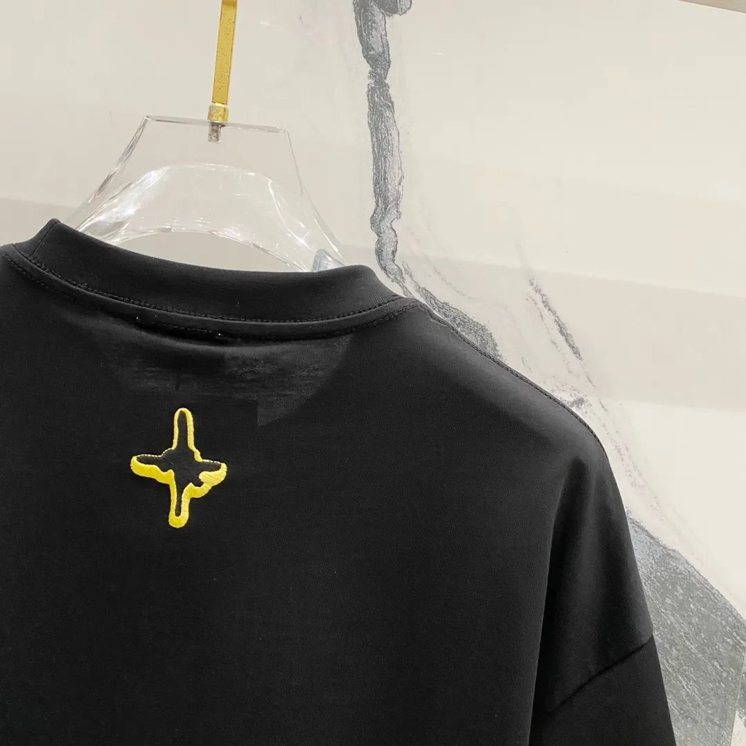 🅿️180 DIOR 260g round neck short-sleeved T-shirt, color block embroidery🪡letter LOGO design logo, official synchronization, high version, high quality, fashionable personality, versatile trend, pure original quality, original fabric, tag, collar label, washed wheat, complete three standards, color: black, white, red. Size: XS-L