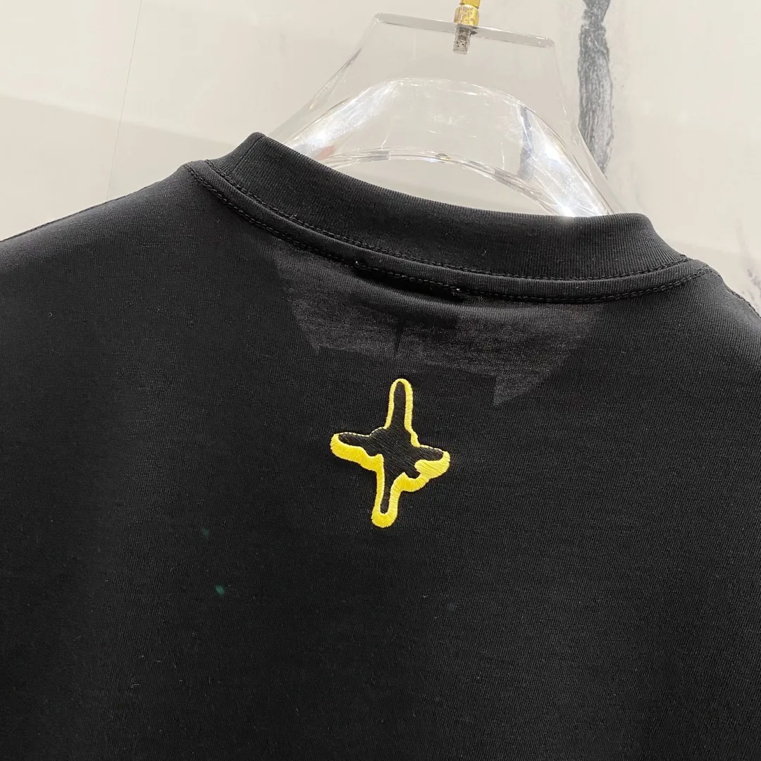 🅿️180 DIOR 260g round neck short-sleeved T-shirt, color block embroidery🪡letter LOGO design logo, official synchronization, high version, high quality, fashionable personality, versatile trend, pure original quality, original fabric, tag, collar label, washed wheat, complete three standards, color: black, white, red. Size: XS-L