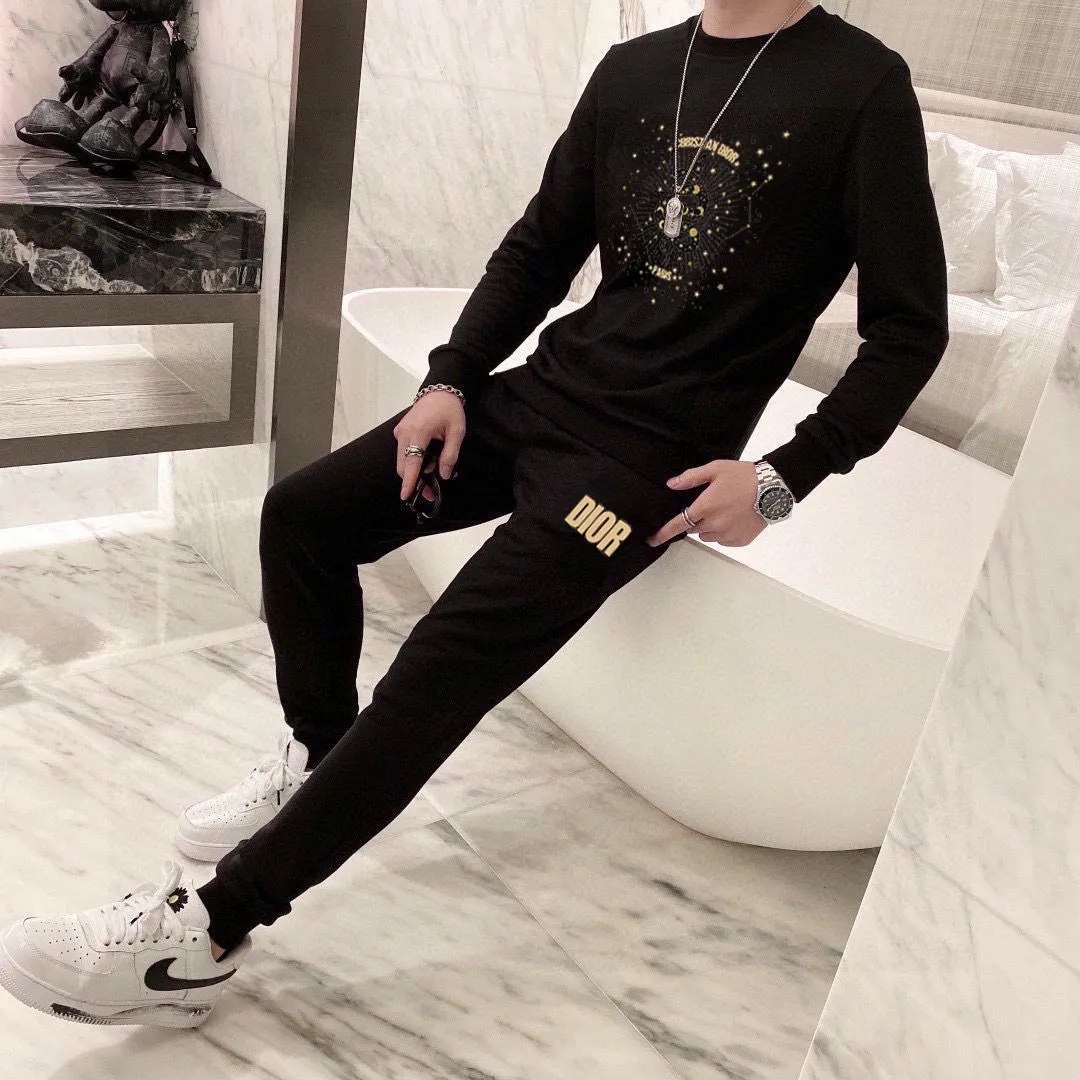 🅿️380 [DIOR Dior] (Fat Man’s Gospel) hot-selling suit is coming. Focus on the original version of the official website. 2025 new hot-selling sweatshirt suit. The original order is the best product. 🇭🇰The meticulous work of top designers is dedicated to a fitting and perfect upper body effect. All-natural high-quality Roman cotton 100%, close-fitting comfort, noble and elegant! Original hardware embodies elegance and nobility! Counter size: M-5XL (maximum wear up to 220 pounds)