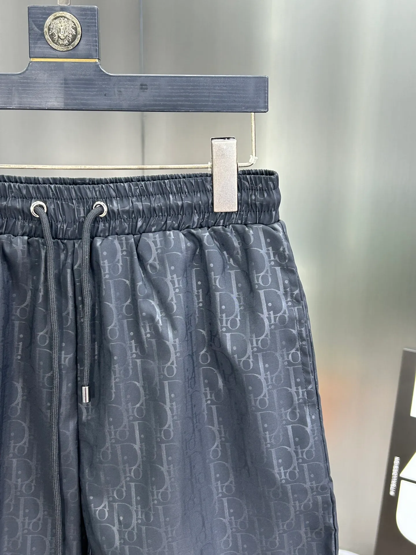 🅿️160 DIOR 2025 spring and summer new beach shorts, five-point shorts! Synchronized with the official website. Original 1-1 replica, fine workmanship, original hardware, selected high-quality polyester fiber fabric, delicate feel, a must-have item for summer, super handsome upper body effect, super real shooting, close contact with texture! Size: M-3XL