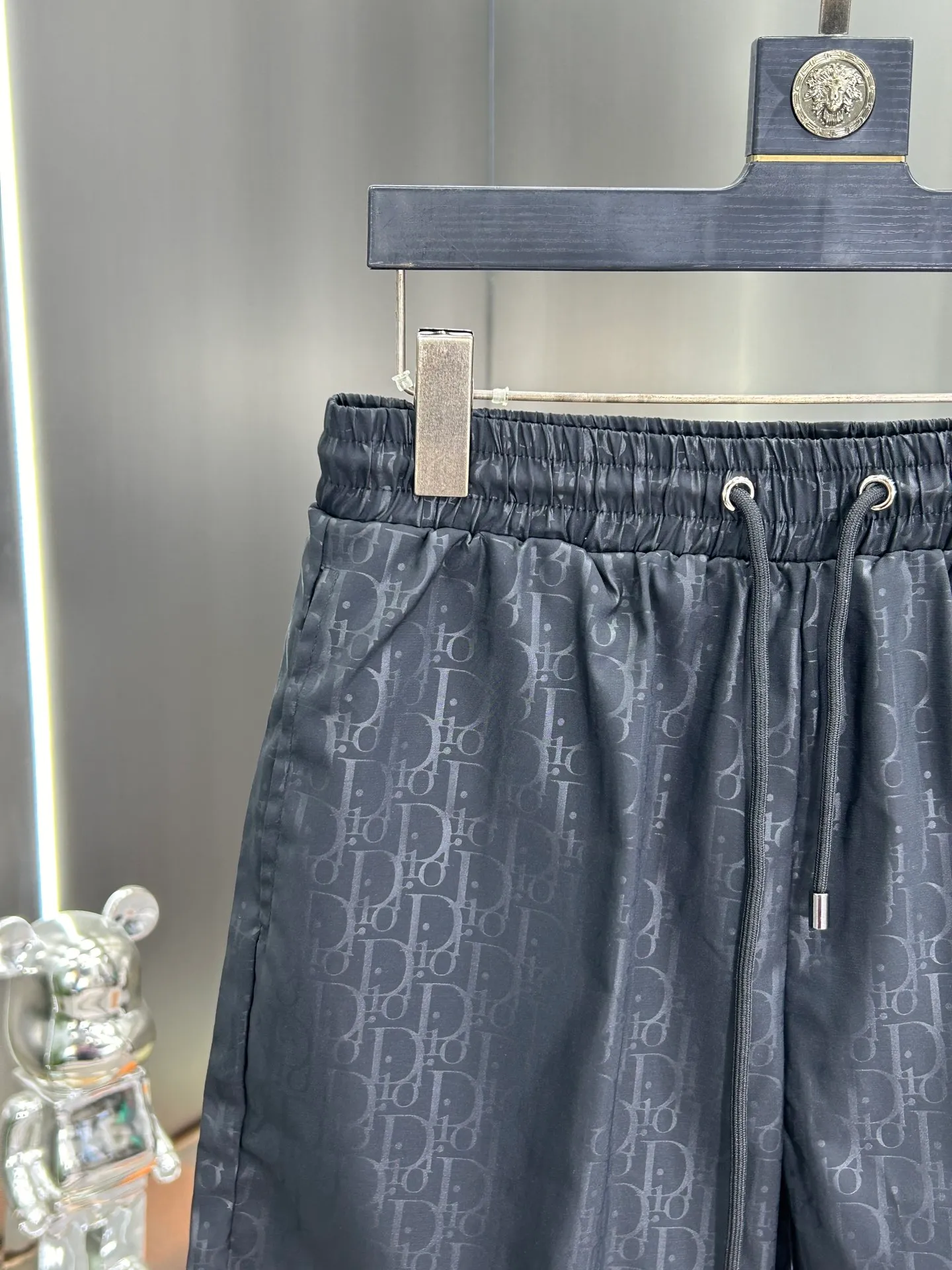 🅿️160 DIOR 2025 spring and summer new beach shorts, five-point shorts! Synchronized with the official website. Original 1-1 replica, fine workmanship, original hardware, selected high-quality polyester fiber fabric, delicate feel, a must-have item for summer, super handsome upper body effect, super real shooting, close contact with texture! Size: M-3XL