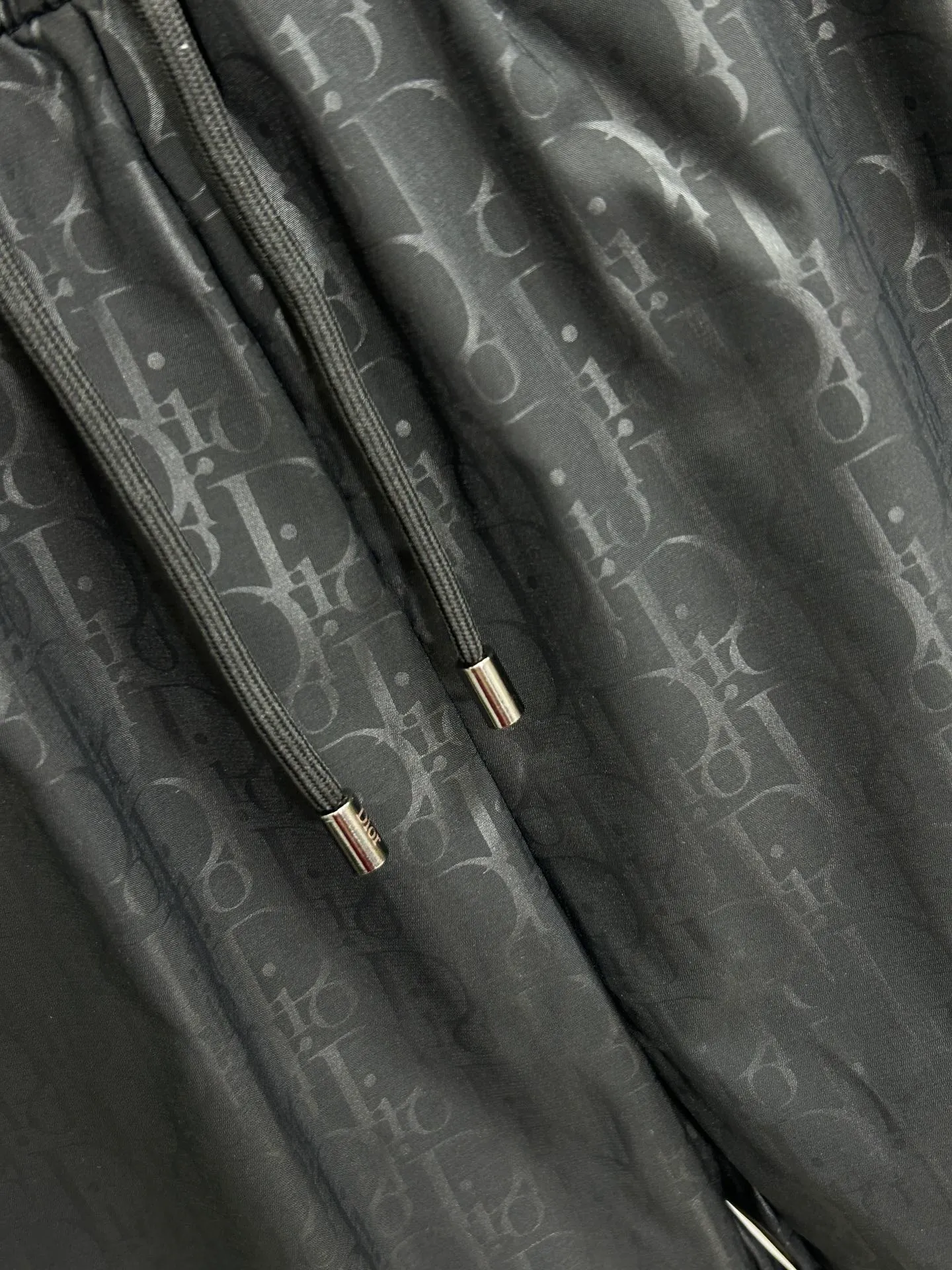 🅿️160 DIOR 2025 spring and summer new beach shorts, five-point shorts! Synchronized with the official website. Original 1-1 replica, fine workmanship, original hardware, selected high-quality polyester fiber fabric, delicate feel, a must-have item for summer, super handsome upper body effect, super real shooting, close contact with texture! Size: M-3XL
