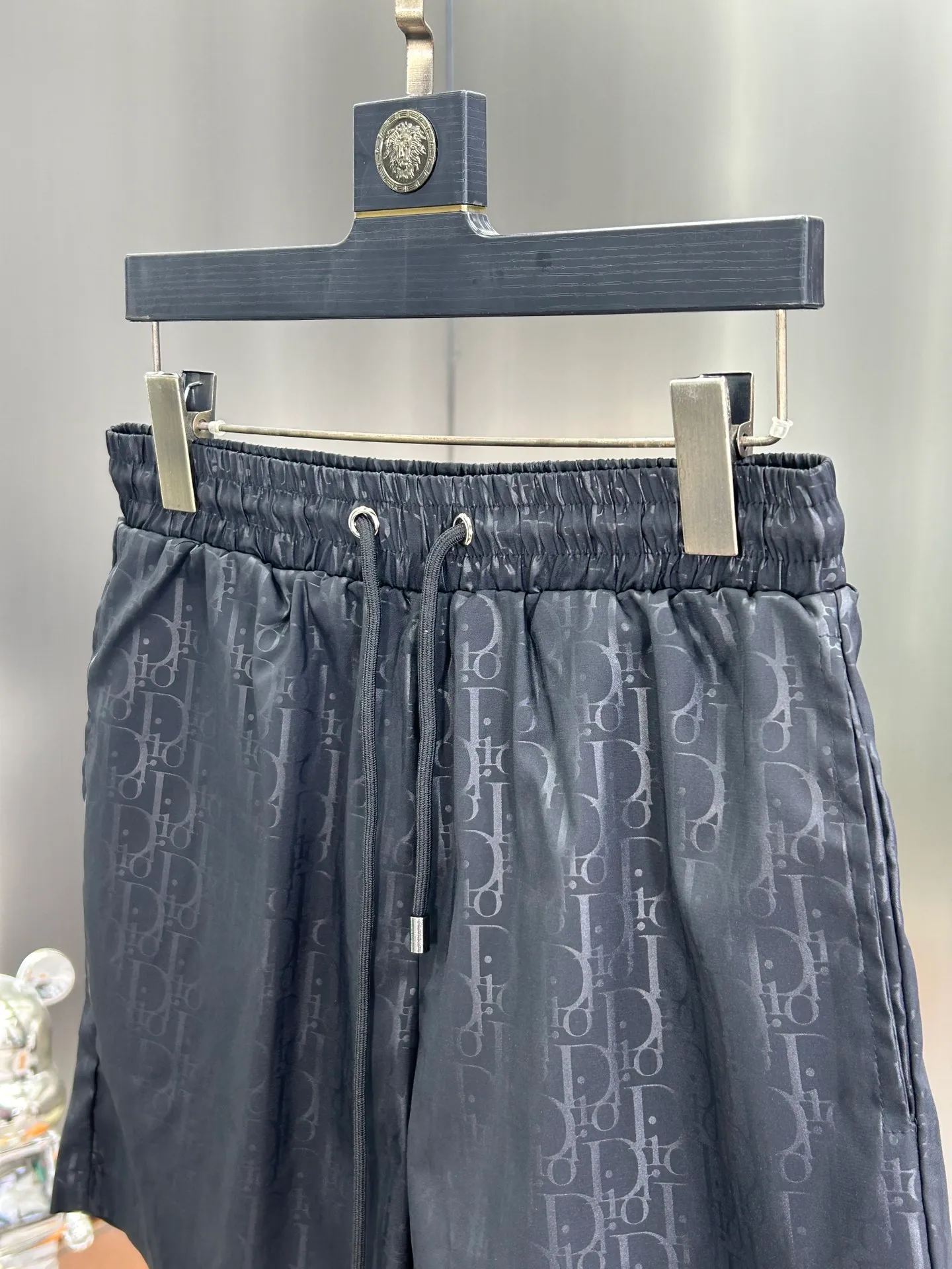 🅿️160 DIOR 2025 spring and summer new beach shorts, five-point shorts! Synchronized with the official website. Original 1-1 replica, fine workmanship, original hardware, selected high-quality polyester fiber fabric, delicate feel, a must-have item for summer, super handsome upper body effect, super real shooting, close contact with texture! Size: M-3XL