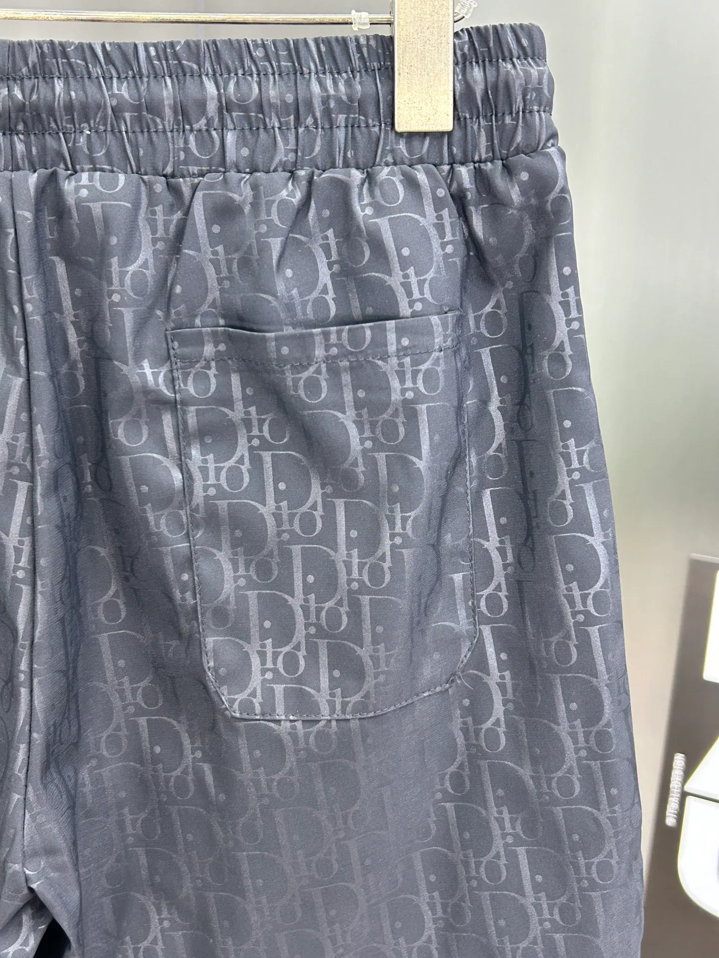 🅿️160 DIOR 2025 spring and summer new beach shorts, five-point shorts! Synchronized with the official website. Original 1-1 replica, fine workmanship, original hardware, selected high-quality polyester fiber fabric, delicate feel, a must-have item for summer, super handsome upper body effect, super real shooting, close contact with texture! Size: M-3XL