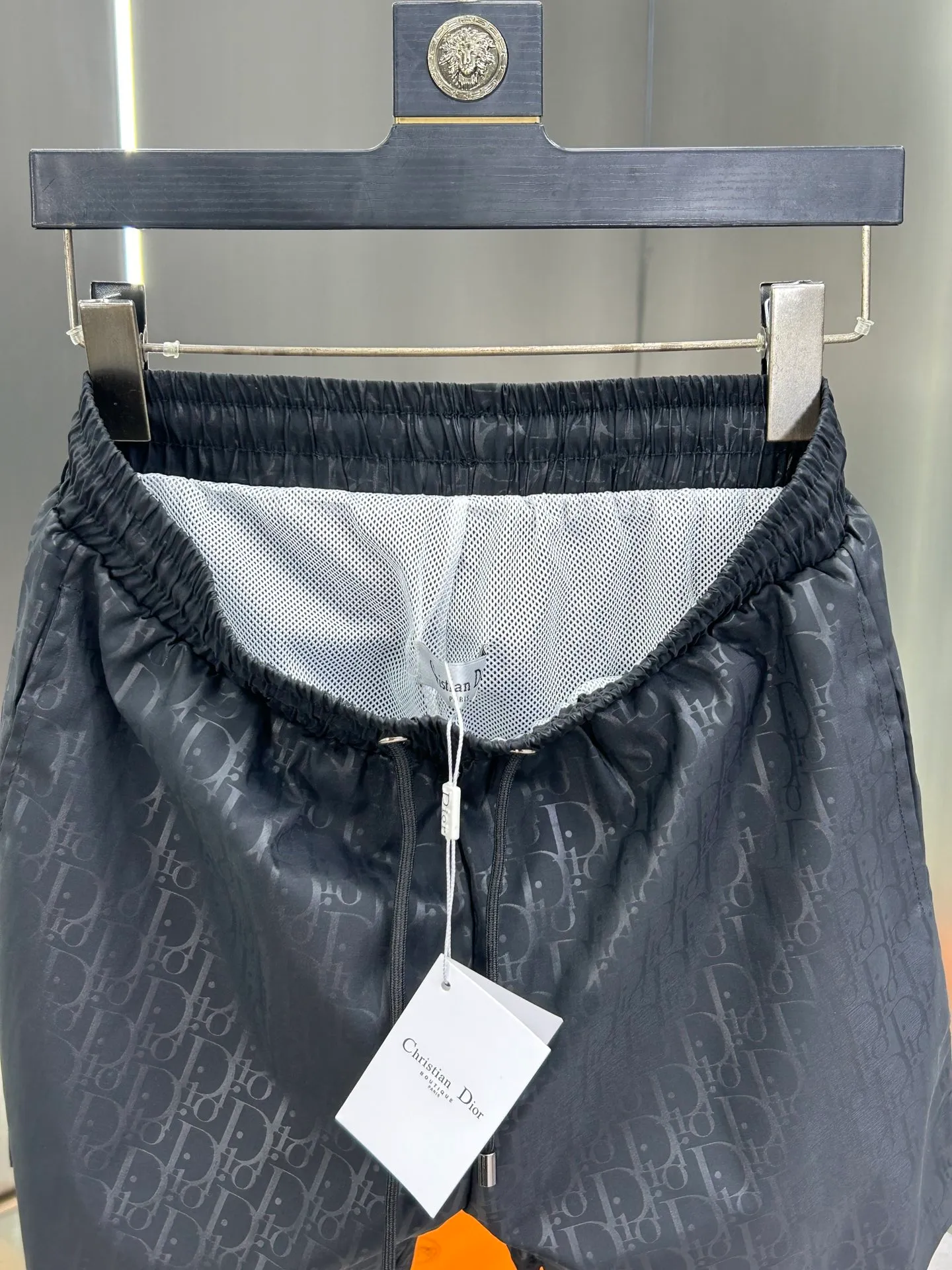 🅿️160 DIOR 2025 spring and summer new beach shorts, five-point shorts! Synchronized with the official website. Original 1-1 replica, fine workmanship, original hardware, selected high-quality polyester fiber fabric, delicate feel, a must-have item for summer, super handsome upper body effect, super real shooting, close contact with texture! Size: M-3XL