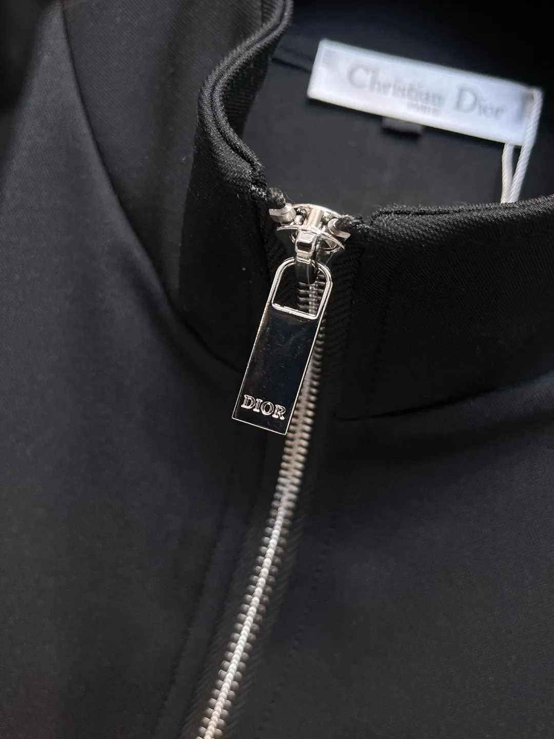 🅿️720 [DIOR Dior] Hot-selling suit is coming. Focus on the original version of the official website. 2025 new hot-selling cardigan and sweatshirt suit. The original order is the best 🇭🇰. It is the meticulous work of top designers for a fitting and perfect upper body effect. All-natural high-quality Tencel Roman cotton 100%, close-fitting comfort, noble and elegant! Original hardware embodies elegance and nobility! Counter size: M-3XL (maximum wear up to 190 pounds)