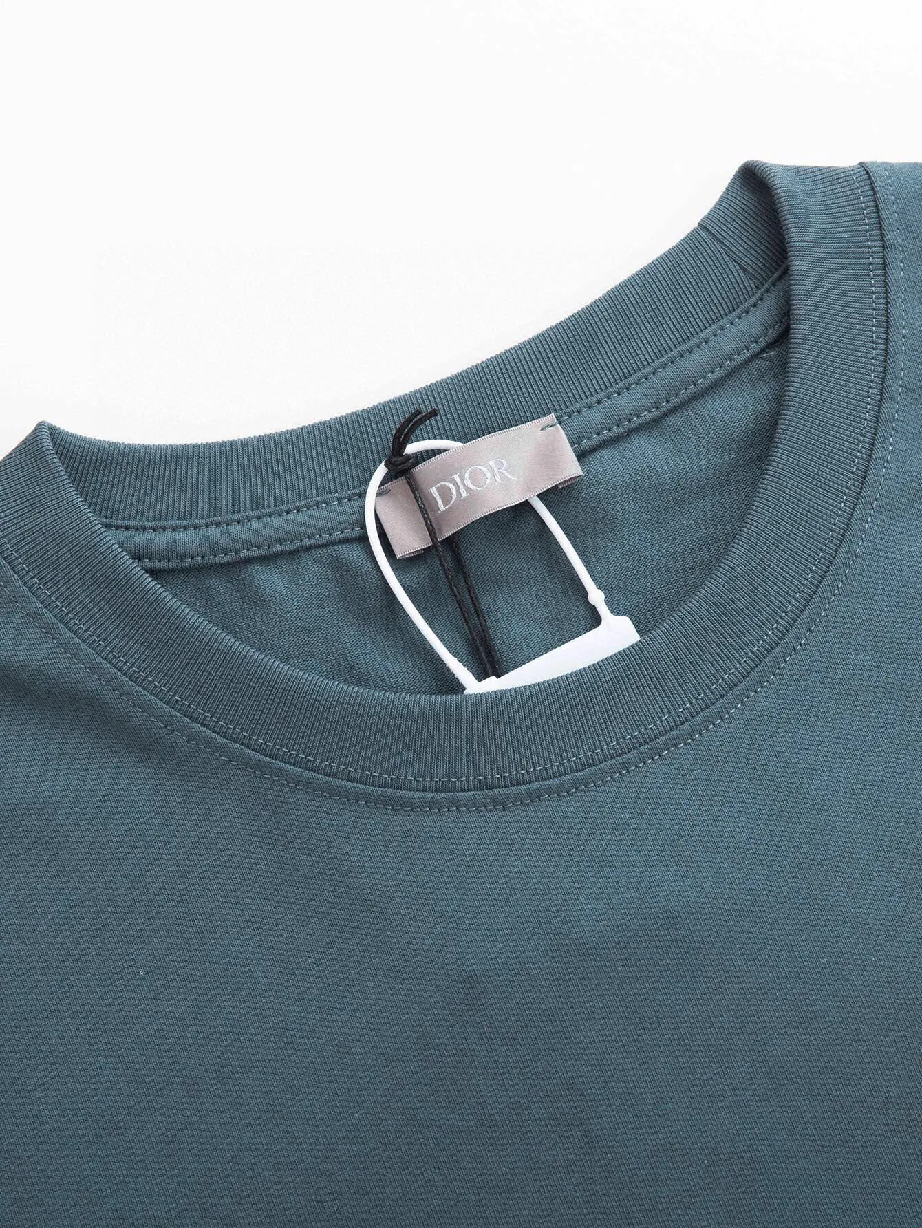 🅿️240 (ZP version) cabinet pressure-free version - Dior Dior 24 latest official website Three-dimensional embroidered short-sleeved T-shirt with chapter on the chest, same style for men and women - Used 300g of the original washed 100% cotton custom-dyed double yarn fabric Threads are dyed in the same vat with zero color difference Exclusive quality difference currency Welcome to compare - Color: white apricot blue - Size: S M L XL