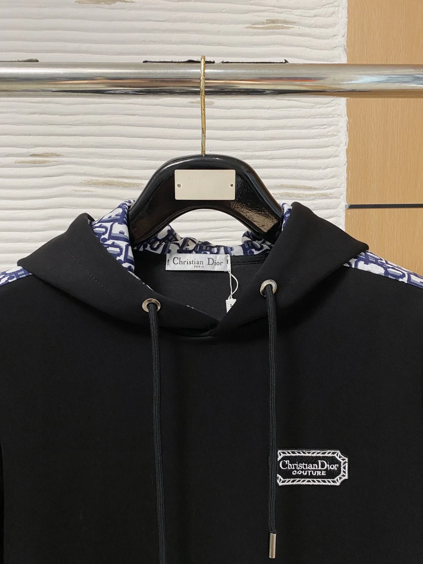 🅿️720 [DIOR Dior] Hot-selling suit is coming. Focus on the original version of the official website. 2025 new hot-selling cardigan and sweatshirt suit. The original order is the best 🇭🇰. It is the meticulous work of top designers for a fitting and perfect upper body effect. All-natural high-quality Tencel Roman cotton 100%, close-fitting comfort, noble and elegant! Original hardware embodies elegance and nobility! Counter size: M-3XL (maximum wear up to 190 pounds)