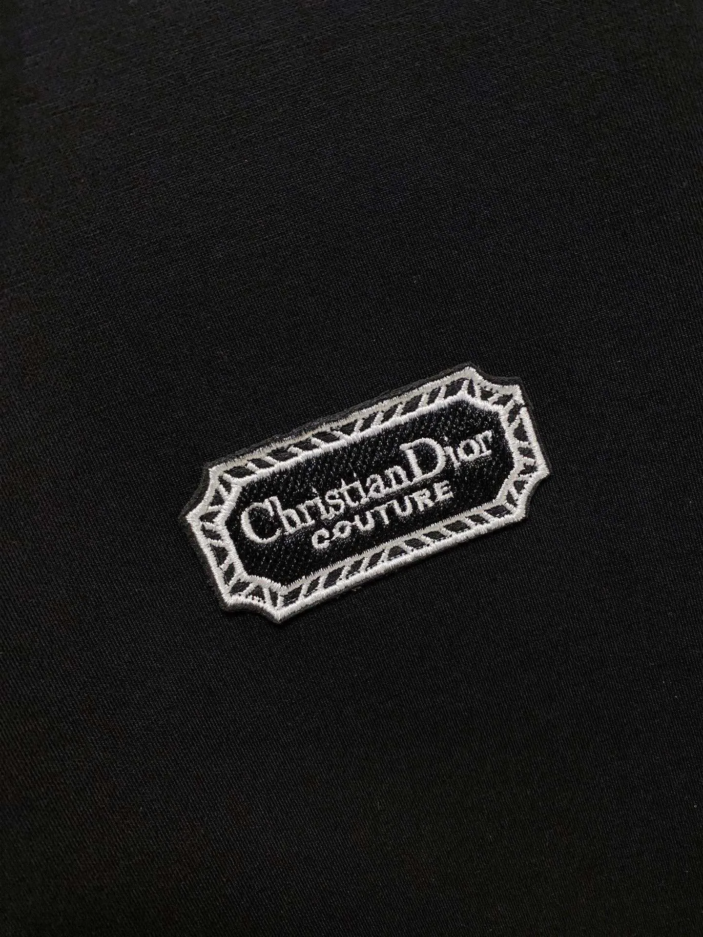 🅿️720 [DIOR Dior] Hot-selling suit is coming. Focus on the original version of the official website. 2025 new hot-selling cardigan and sweatshirt suit. The original order is the best 🇭🇰. It is the meticulous work of top designers for a fitting and perfect upper body effect. All-natural high-quality Tencel Roman cotton 100%, close-fitting comfort, noble and elegant! Original hardware embodies elegance and nobility! Counter size: M-3XL (maximum wear up to 190 pounds)