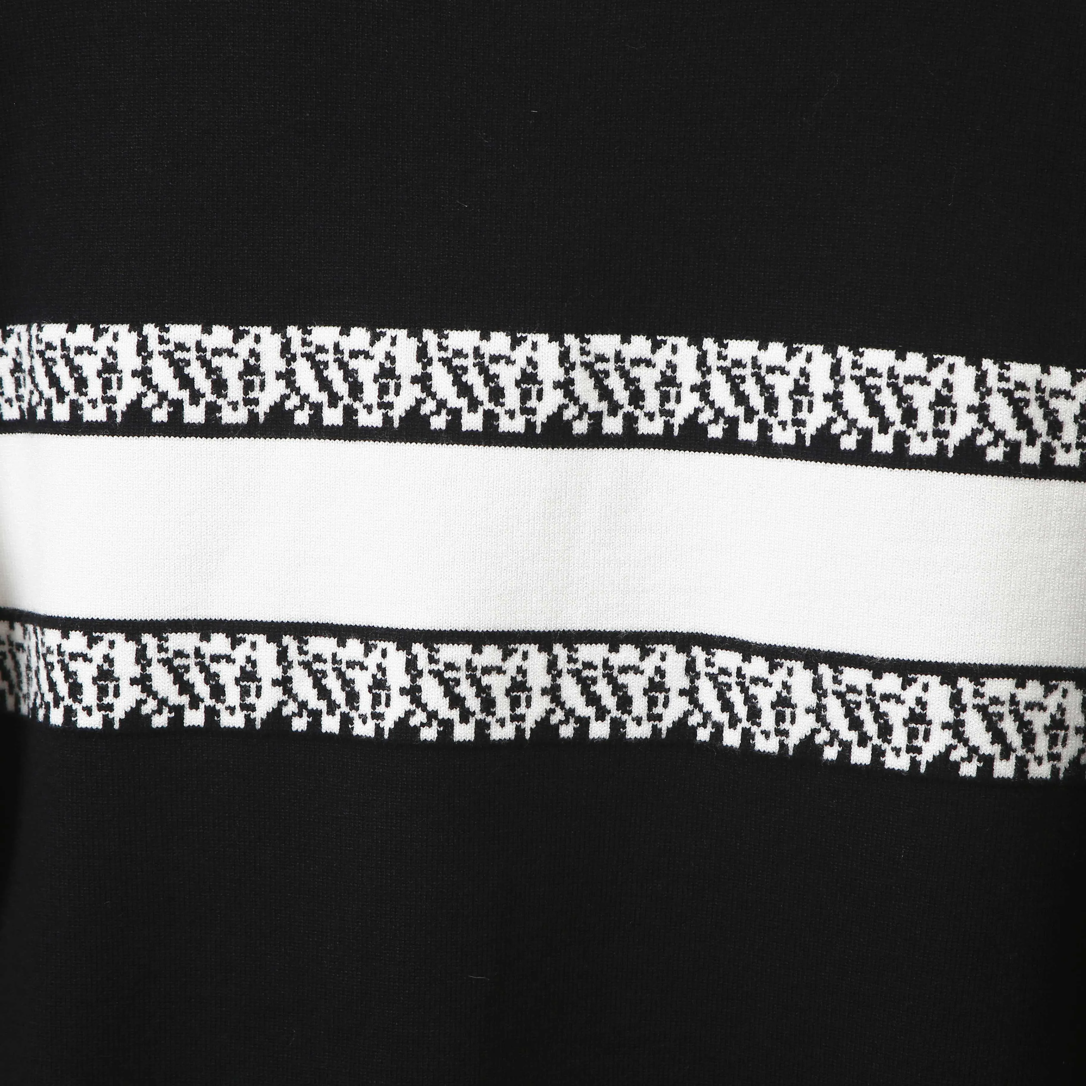 🅿️250 DIOR High-quality classic jacquard knitted sweater casual top for couples Dior classic series Exquisite and delicate craftsmanship The fabric is silky and super breathable, comfortable to the touch, high-grade and supple. Spun knitted elastic fabric is light and breathable without any sense of restraint. It is very youthful and energetic. Both men and women can easily control it. It is very in line with the fashion aesthetic concept of today's young people. The wearing effect is invincible, beautiful and handsome. A must-have for autumn and winter couples. Complete three standards. Same style for men and women. Model D8933 Color: Black White Size: S M L XL
