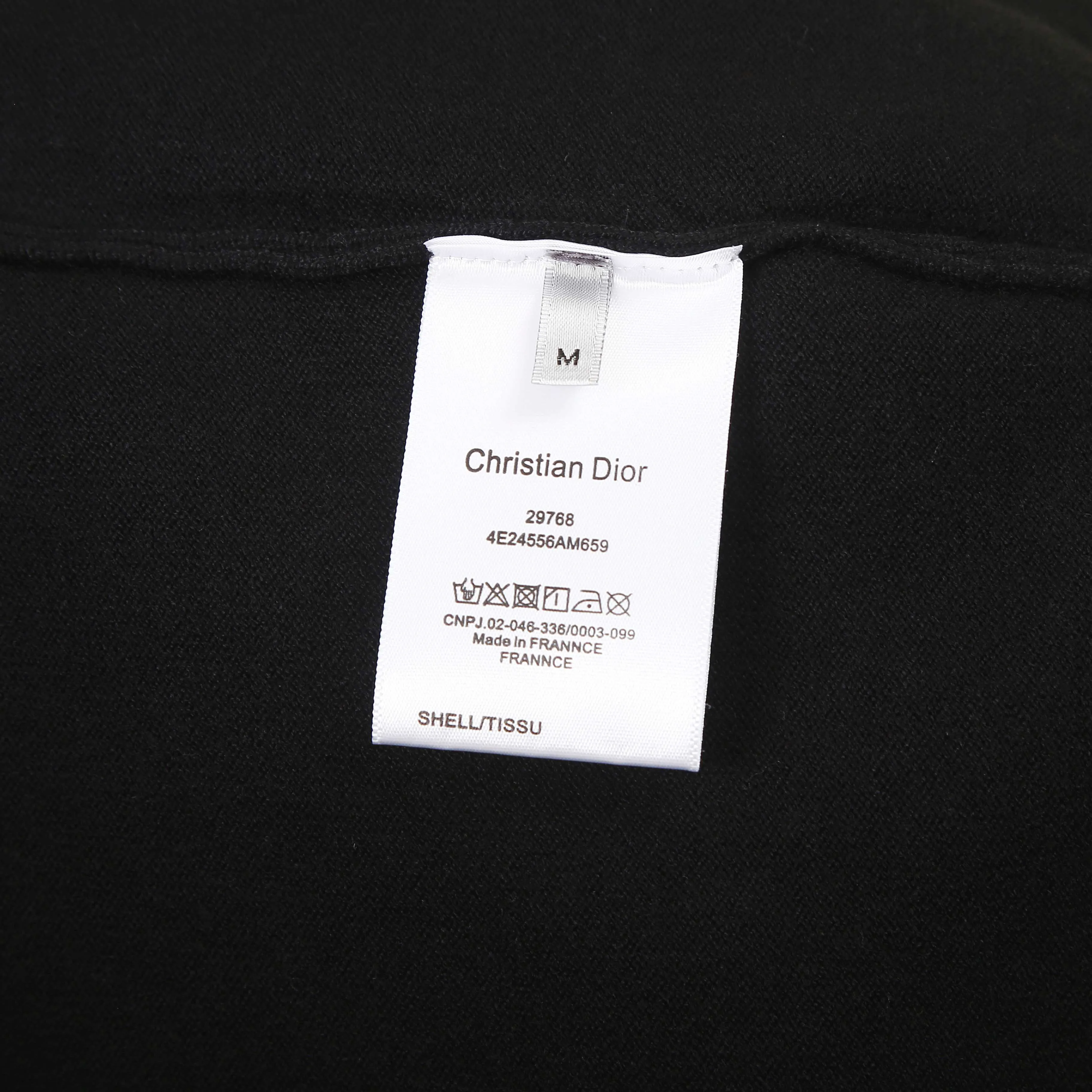 🅿️250 DIOR High-quality classic jacquard knitted sweater casual top for couples Dior classic series Exquisite and delicate craftsmanship The fabric is silky and super breathable, comfortable to the touch, high-grade and supple. Spun knitted elastic fabric is light and breathable without any sense of restraint. It is very youthful and energetic. Both men and women can easily control it. It is very in line with the fashion aesthetic concept of today's young people. The wearing effect is invincible, beautiful and handsome. A must-have for autumn and winter couples. Complete three standards. Same style for men and women. Model D8933 Color: Black White Size: S M L XL