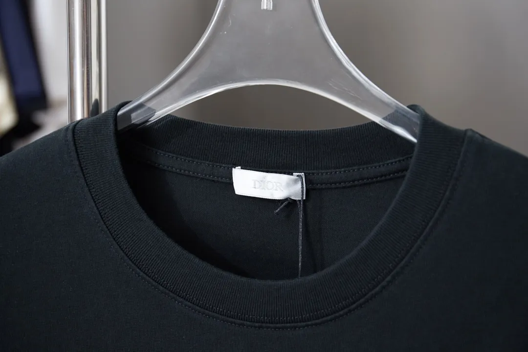 🅿️200 D＊or CD 25SS early spring new style joint series embroidered logo short sleeves light luxury essential item for daily commuting for men and women correct version welcome to compare detailed features · 320g 100% pure cotton double yarn jersey fabric · Custom dyed in the same cylinder, special thickened 32 count double-strand 1X1 thread. Imported Tajima machine embroidery letter beads logo embroidery · Double-needle sewing and cross-seam technology · Original main mark, washed tag, brand moisture-proof paper packaging Color: white/black/blue Size: S/M/L/XL