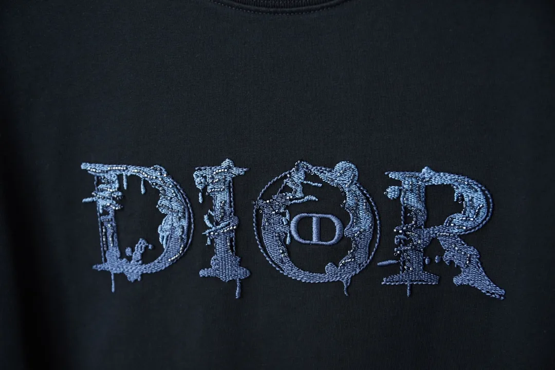 🅿️200 D＊or CD 25SS early spring new style joint series embroidered logo short sleeves light luxury essential item for daily commuting for men and women correct version welcome to compare detailed features · 320g 100% pure cotton double yarn jersey fabric · Custom dyed in the same cylinder, special thickened 32 count double-strand 1X1 thread. Imported Tajima machine embroidery letter beads logo embroidery · Double-needle sewing and cross-seam technology · Original main mark, washed tag, brand moisture-proof paper packaging Color: white/black/blue Size: S/M/L/XL