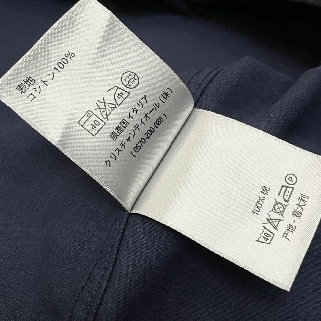 🅿️280 Dior➡️Dior navy blue dark pattern presbyopia letter jacquard logo denim shirt jacket, same style for men and women, lazy style couple style long-sleeved shirt jacket! A style that looks great when worn alone! The color is really bright! Cotton denim, customized high-quality hardware, the whole piece of clothing is hand-cut with positioning flowers and restored flowers. The collar is composited with hot-melt adhesive hard lining to increase stiffness, and the upper body has excellent drape effect. It is packaged with original main mark and washed tag. , a hot new style of presbyopic shirt, exquisite craftsmanship, loose fit, the same style for men and women, the best and versatile style of the year, it is very high-end to wear alone, layered, as an inner layer or a jacket, casually wear a pair of sweatpants and jeans, it is fashionable, wearing a shirt is perfect for taking pictures, hurry up! Size: S-3XL