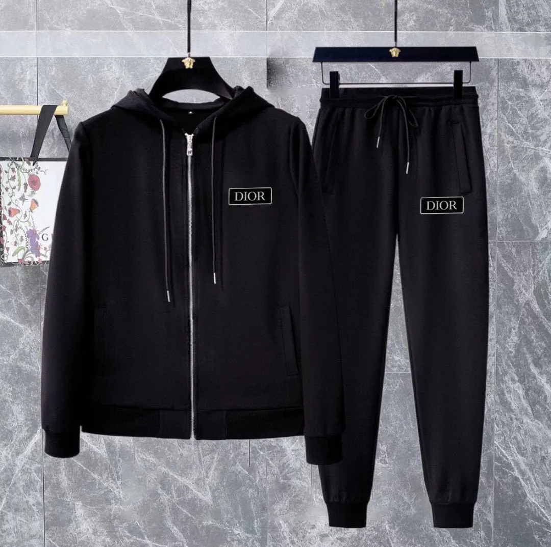 🅿️420 [DIOR Dior] (Fat Man Gospel) hot-selling suit is coming. Focus on the original version of the official website. 2025 new hot-selling cardigan sweater suit. The original order is the best product. 🇭🇰The meticulous work of top designers is dedicated to a fitting and perfect upper body effect. All-natural high-quality Roman cotton 100%, close-fitting comfort, noble and elegant! Original hardware embodies elegance and nobility! Counter size: M-5XL (maximum wear up to 220 pounds)