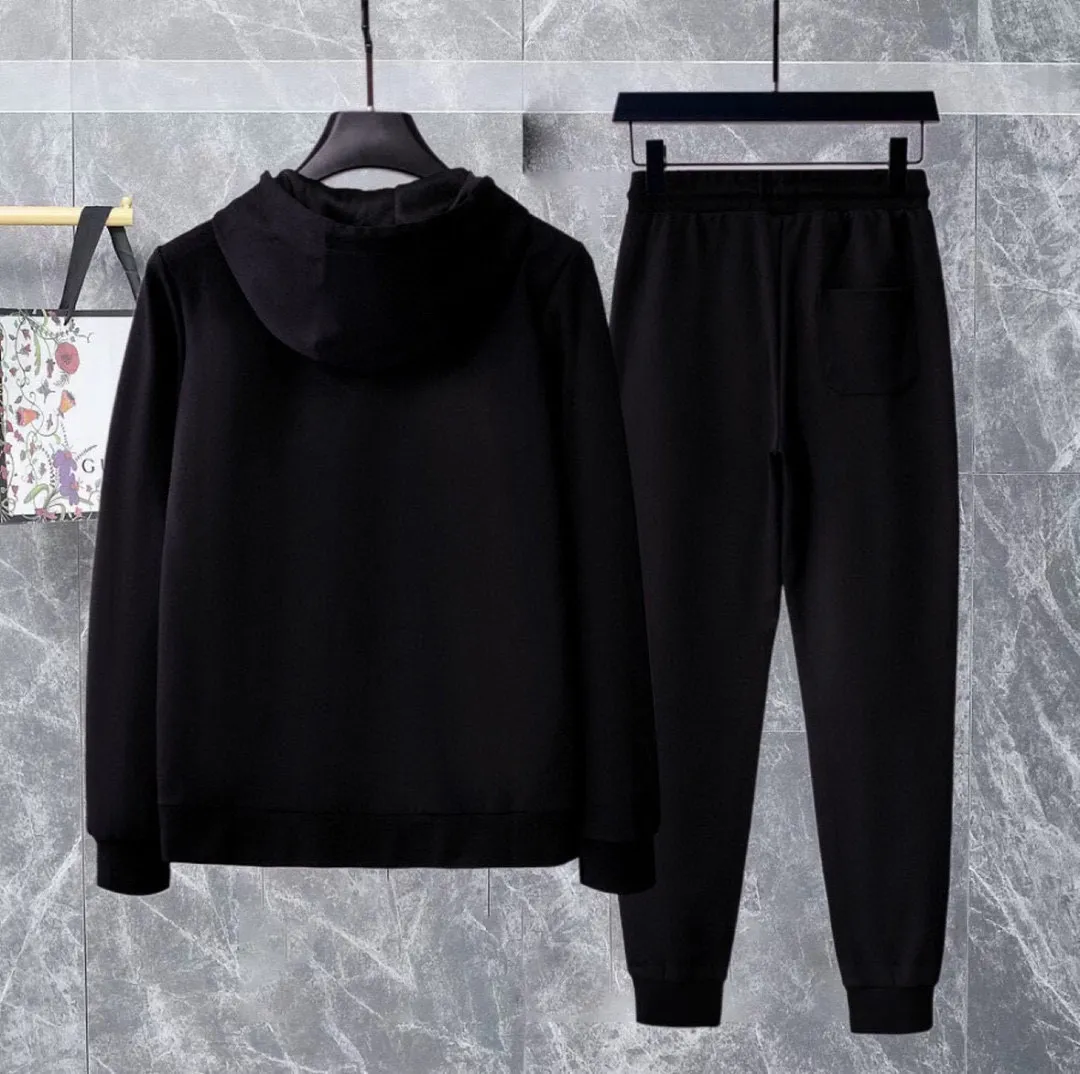 🅿️420 [DIOR Dior] (Fat Man Gospel) hot-selling suit is coming. Focus on the original version of the official website. 2025 new hot-selling cardigan sweater suit. The original order is the best product. 🇭🇰The meticulous work of top designers is dedicated to a fitting and perfect upper body effect. All-natural high-quality Roman cotton 100%, close-fitting comfort, noble and elegant! Original hardware embodies elegance and nobility! Counter size: M-5XL (maximum wear up to 220 pounds)