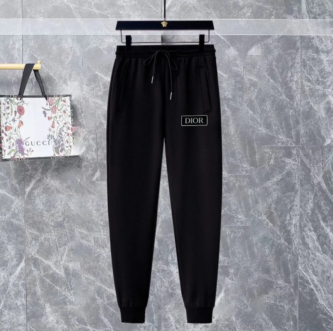 🅿️420 [DIOR Dior] (Fat Man Gospel) hot-selling suit is coming. Focus on the original version of the official website. 2025 new hot-selling cardigan sweater suit. The original order is the best product. 🇭🇰The meticulous work of top designers is dedicated to a fitting and perfect upper body effect. All-natural high-quality Roman cotton 100%, close-fitting comfort, noble and elegant! Original hardware embodies elegance and nobility! Counter size: M-5XL (maximum wear up to 220 pounds)