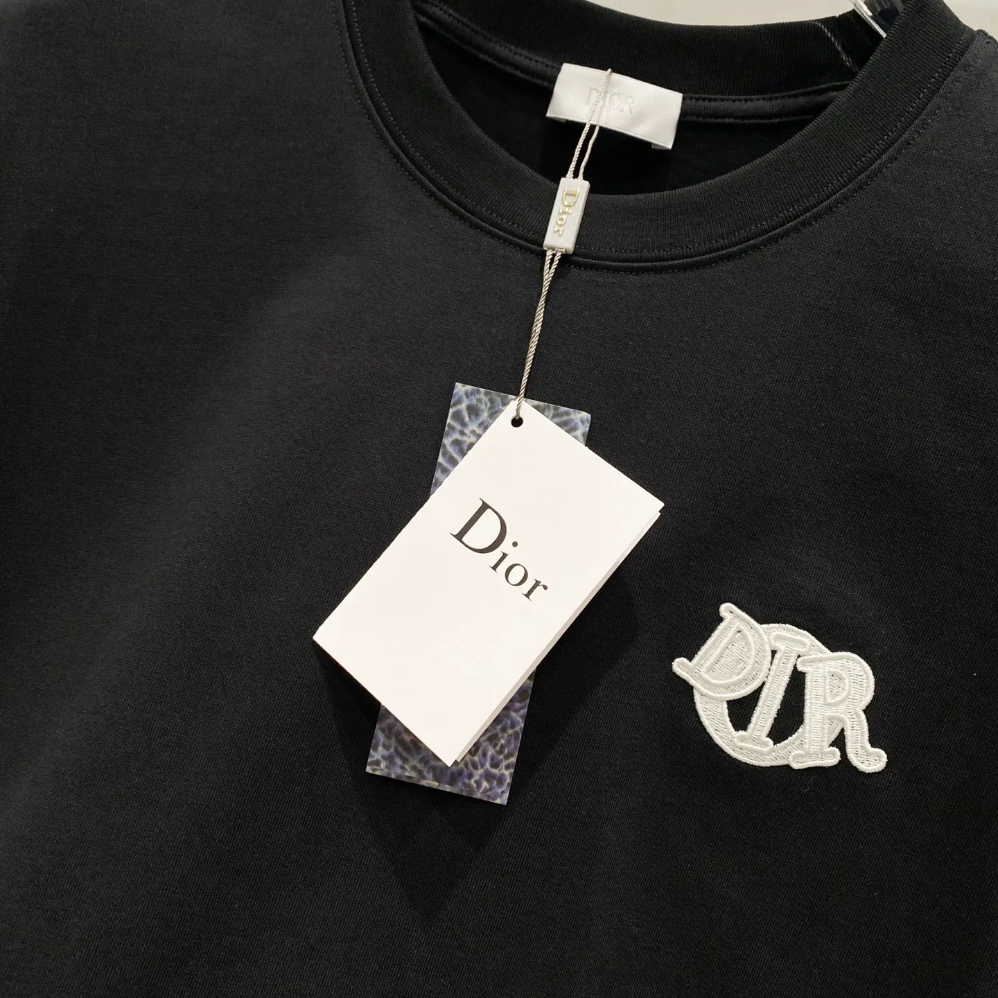 🅿️200 DIOR 320g round neck short-sleeved T-shirt, classic three-dimensional embossed logo brand letter embroidery🪡LOGO official synchronization 1:1 original mold opening, fashionable personality, versatile trend, pure original quality, original washed fabric, tag, collar label, washed wheat, complete three standards, color: black, white. Size: S-XL
