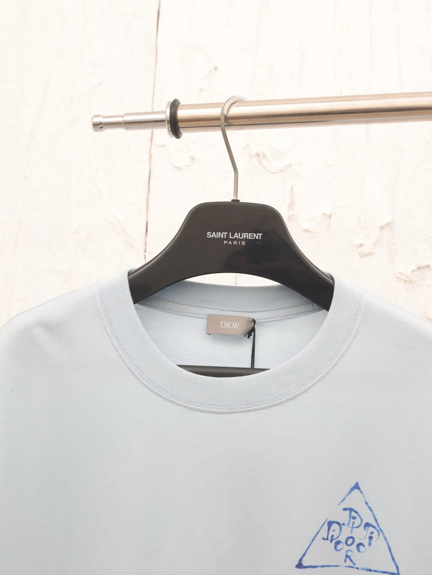🅿️270 Dio*/Dior 25 spring and summer new dream house and smart tree shadow short T-shirt. This T-shirt displays the logo from this season’s DIOR AND HYLTON NEL joint series. Crafted from white cotton-jersey, it has a classic silhouette with a ribbed crew neck and a contrasting print on the front and back for added style.  Size：S/M/L/XL