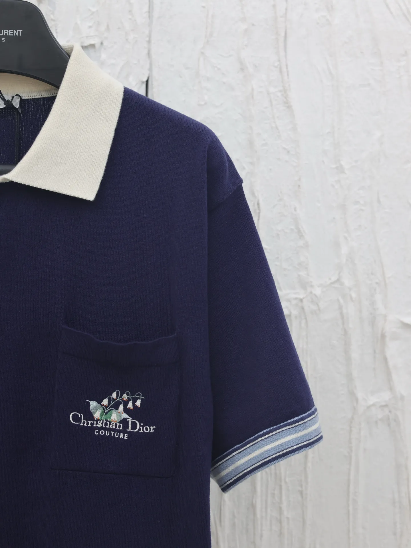 🅿️520 Dio*/Dior embroidered lily-of-the-valley lapel knitted short-sleeves, purchased and printed from YB, made of custom imported wool knitted material, the fabric is soft and comfortable, skin-friendly and breathable. The chest pocket is decorated with exquisite lily-of-the-valley flower embroidery, brand logo and slogan, and cuff stripe design. It can be matched with many types of clothing to create a fashionable look. Customized accessories, complete with three labels, same style for men and women!  Size：S/M/L/XL