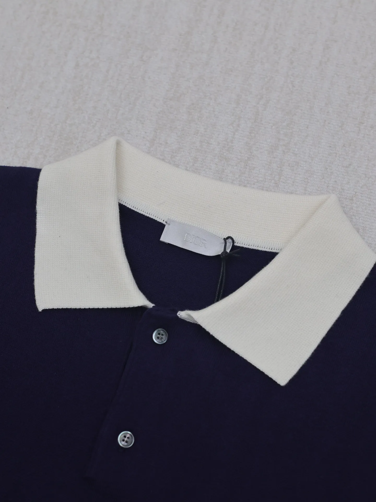 🅿️520 Dio*/Dior embroidered lily-of-the-valley lapel knitted short-sleeves, purchased and printed from YB, made of custom imported wool knitted material, the fabric is soft and comfortable, skin-friendly and breathable. The chest pocket is decorated with exquisite lily-of-the-valley flower embroidery, brand logo and slogan, and cuff stripe design. It can be matched with many types of clothing to create a fashionable look. Customized accessories, complete with three labels, same style for men and women!  Size：S/M/L/XL