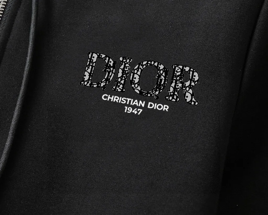 🅿️460 Directly approved brand [DIOR Dior] (velvet and thickened) 2025 autumn and winter new products, celebrities' favorite fashionable casual suits, clean and neat tailoring, full of urban style. Made of high-quality customized fabrics, the inner warmth is excellent, the hand feels soft and dry, and the upper body effect is crisp and stylish. The three-dimensional cutting process and the pattern are all of high standards, and the silhouette version has the right benefits! It is not tight at all, and you feel good when you put it on. So many top-quality raw materials create high-end products with unparalleled value. It is the first choice for high-end fashion people. (Size: M-4XL can wear up to 200 pounds)