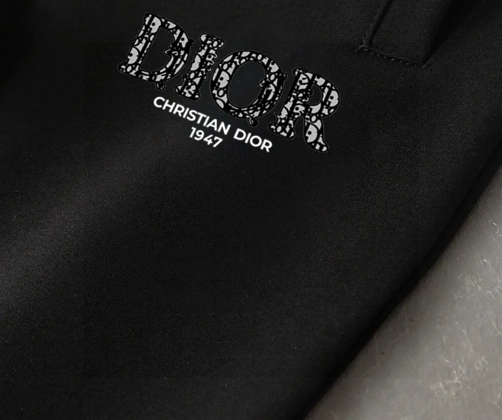 🅿️460 Directly approved brand [DIOR Dior] (velvet and thickened) 2025 autumn and winter new products, celebrities' favorite fashionable casual suits, clean and neat tailoring, full of urban style. Made of high-quality customized fabrics, the inner warmth is excellent, the hand feels soft and dry, and the upper body effect is crisp and stylish. The three-dimensional cutting process and the pattern are all of high standards, and the silhouette version has the right benefits! It is not tight at all, and you feel good when you put it on. So many top-quality raw materials create high-end products with unparalleled value. It is the first choice for high-end fashion people. (Size: M-4XL can wear up to 200 pounds)