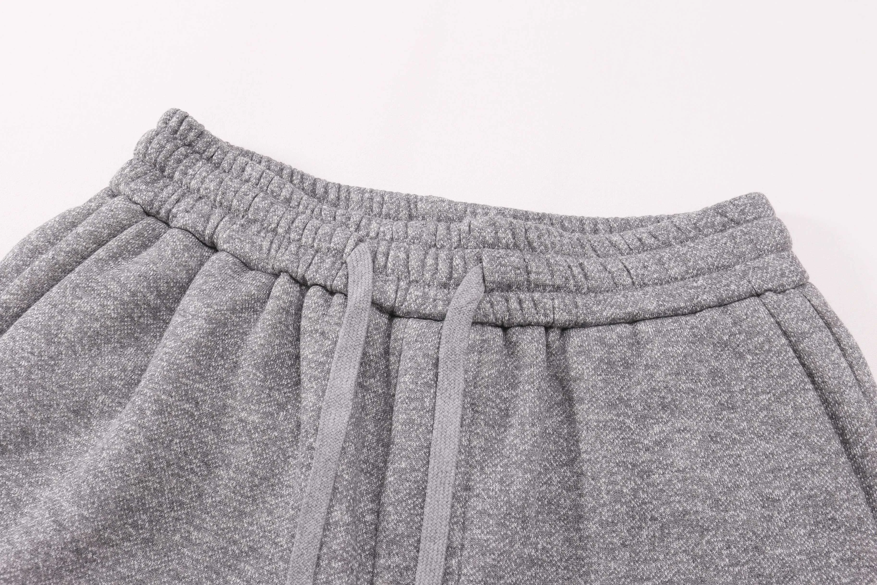 🅿️220 Correct version of high quality D10R new gray dot fleece embroidered letter shorts suit. Original mold opening. It took more than a month to weave and dye the original gray dot yarn fabric. The color is almost 98% the same as the original. The original pure cotton fleece fabric SIZE: XS S M L