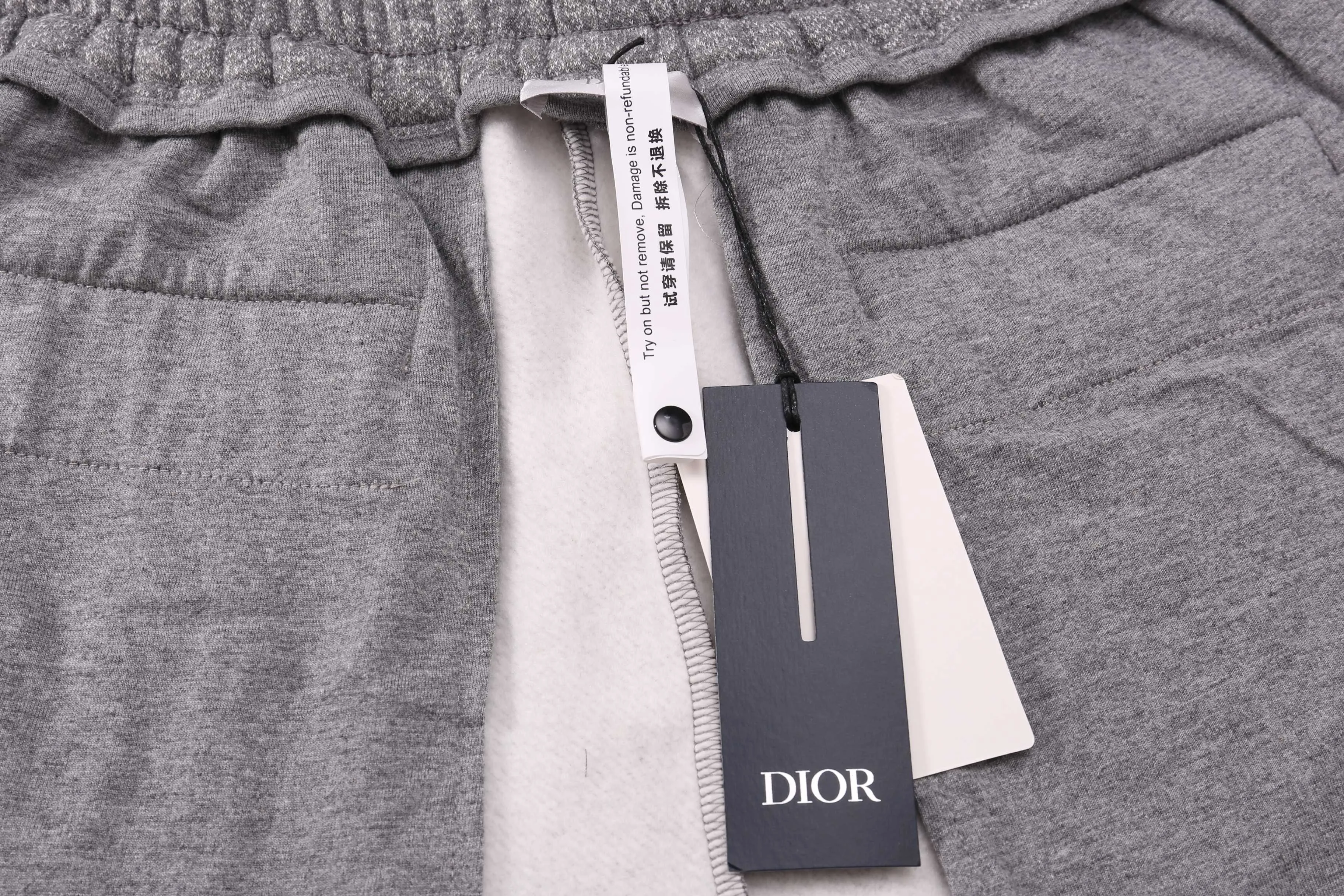 🅿️220 Correct version of high quality D10R new gray dot fleece embroidered letter shorts suit. Original mold opening. It took more than a month to weave and dye the original gray dot yarn fabric. The color is almost 98% the same as the original. The original pure cotton fleece fabric SIZE: XS S M L