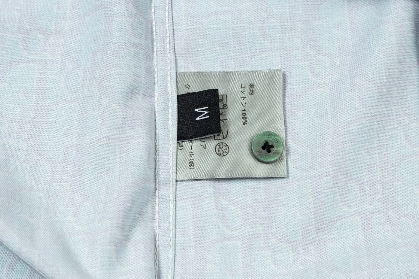 🅿️286 DIOR 🔥The most popular style is coming, full-print presbyopic LGOO barrage digital printed long-sleeved shirt, 2024ss official website new long-sleeved shirt, exquisitely printed logo, high-end version, in-store customized fabric, highly breathable and comfortable, exquisitely crafted, with impeccable detail processing, ✅customized logo engraved buttons, complete with three labels. Brand element design concept reflects high quality. It feels delicate and soft! It presents a casual cut and the upper body shape is great! 🐉Code number: M-XXL