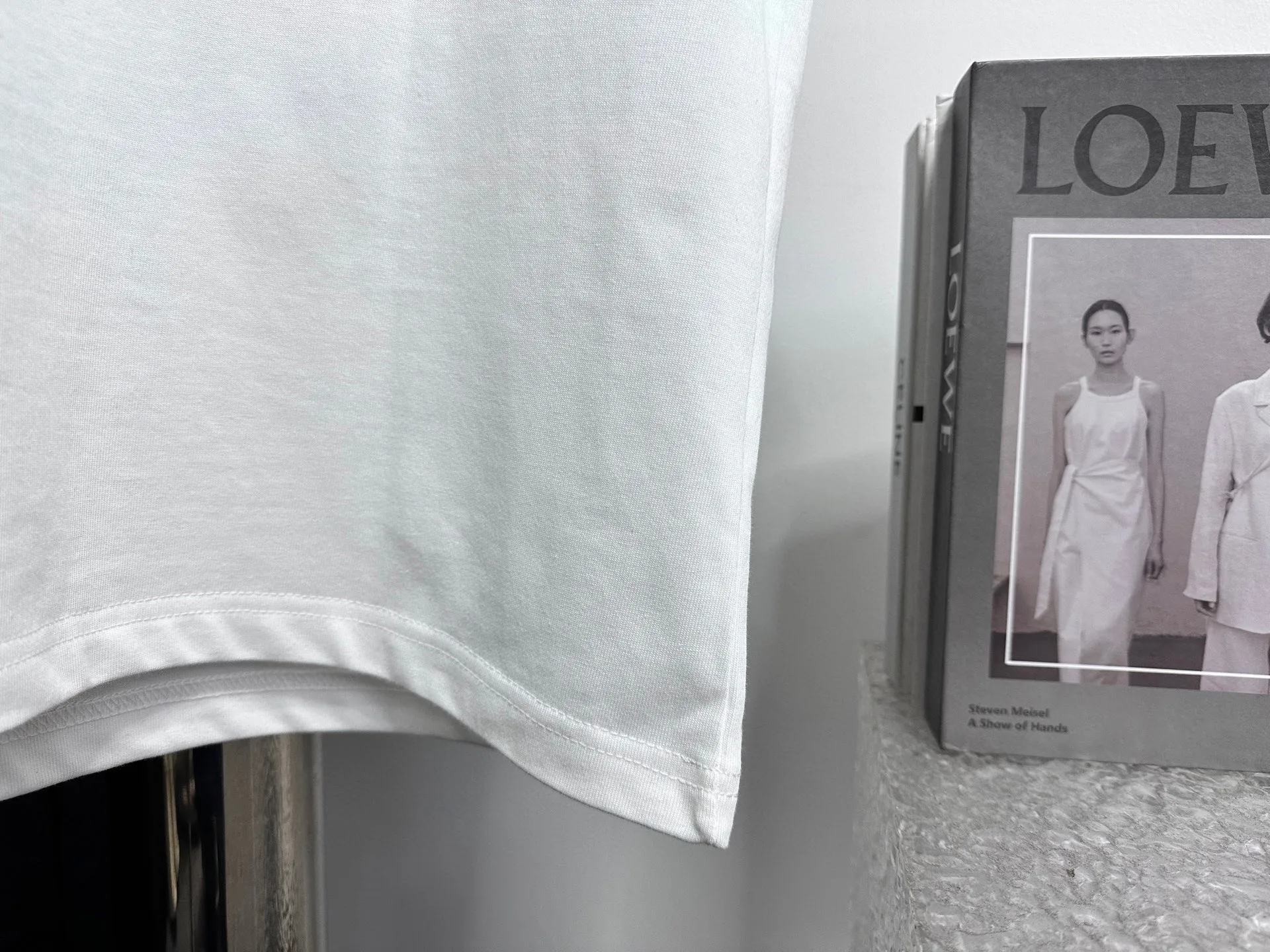 🅿️170 [DIOR] Dior 25ss new round neck T-shirt is made of 280 grams of pure cotton fabric, comfortable and breathable, flocked offset printing lamination process, font three-dimensional artistic effect, smooth and smooth lines, high wash fastness. Created by the fusion of top elements, both upper body comfort is unparalleled, interpreting your luxury and taste, and creating your fashionable charm. Same style for men and women. Size: S-XL