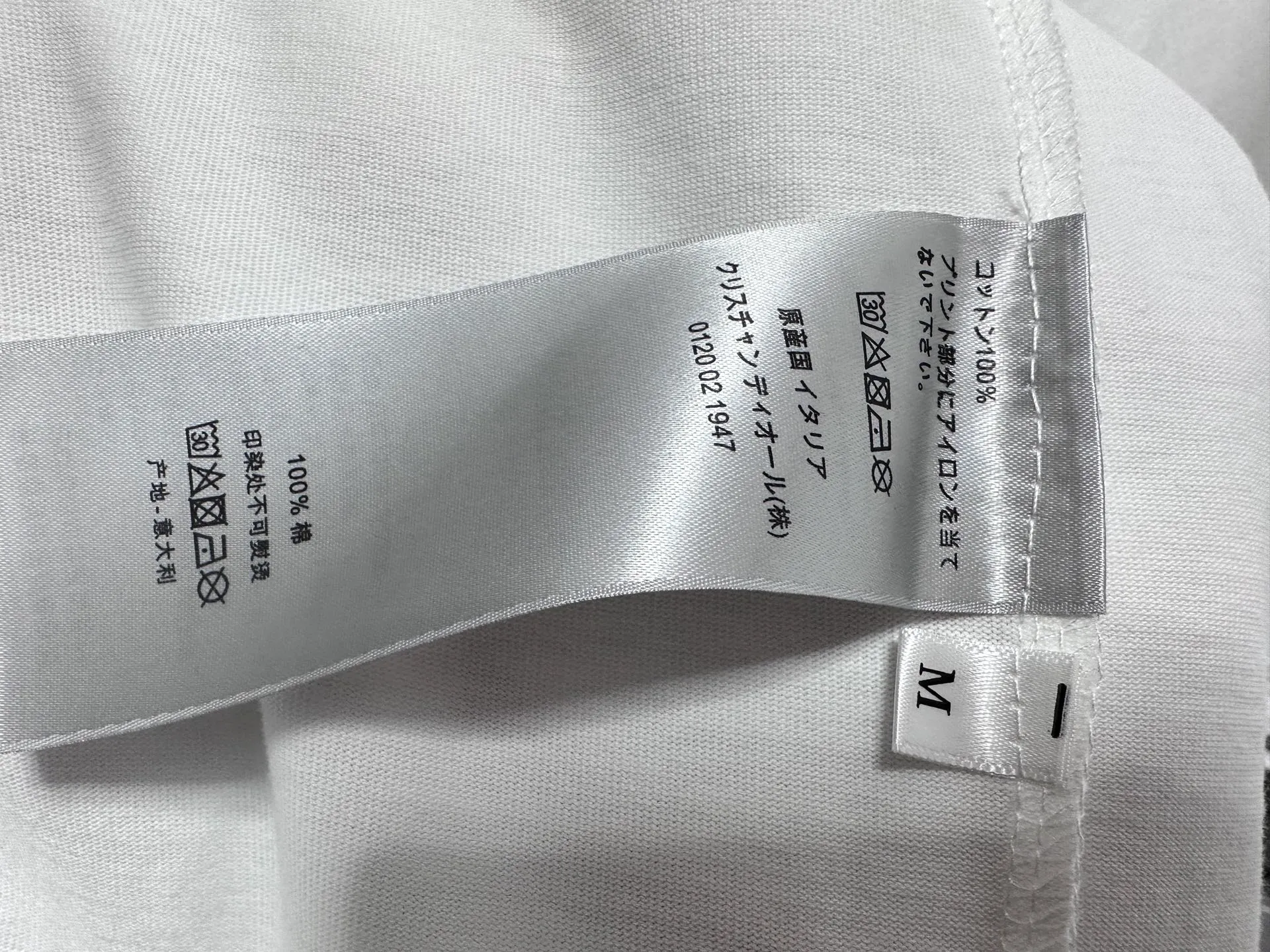 🅿️170 [DIOR] Dior 25ss new round neck T-shirt is made of 280 grams of pure cotton fabric, comfortable and breathable, flocked offset printing lamination process, font three-dimensional artistic effect, smooth and smooth lines, high wash fastness. Created by the fusion of top elements, both upper body comfort is unparalleled, interpreting your luxury and taste, and creating your fashionable charm. Same style for men and women. Size: S-XL