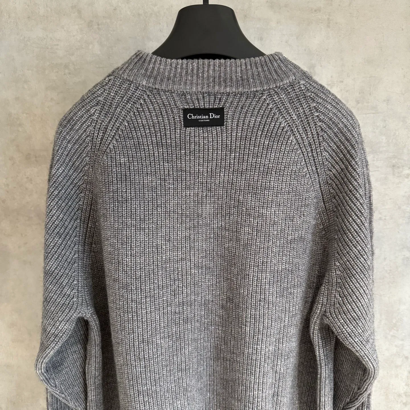🅿️420 [Strict quality control] Dio*Dior's new autumn and winter men's series new sweatshirts. Zippers on both sides of the shoulders highlight fashion style. Zip closures at the sleeves add a trendy touch, and a Christian Dior Couture patch accents the back. The slightly raised collar pairs well with jeans or shorts for a stylish look! Same style for men and women Color: black, white and gray Size: M-2Xl
