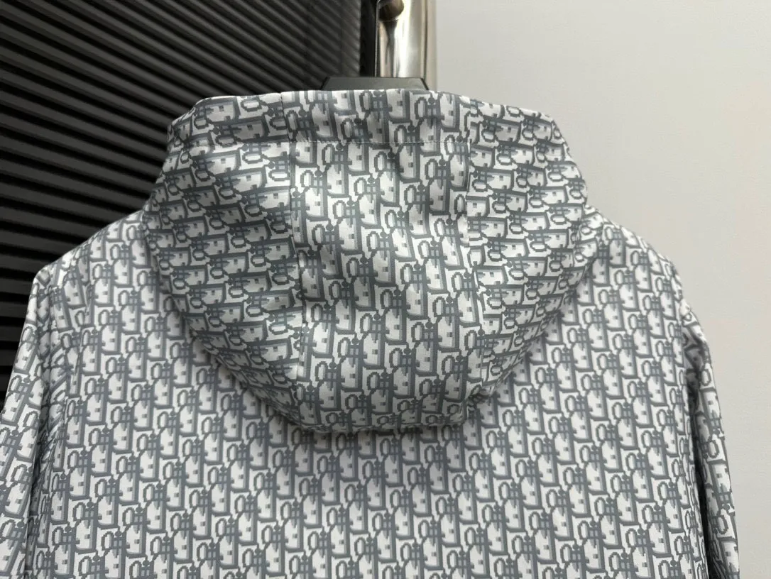 🅿️510 (high quality) with dust bag [Dior] Dior 2024 latest new hooded jacket high-end jacquard version! Trendy and fashionable casual jacket, suitable for both men and women! Precise and high-quality jacquard technology integrates the logo and fabric into one, with high breathability and comfort, impeccable details, and brand element design concept, reflecting high quality. Presenting a casual cut, the upper body has a great shape. Size: 46-48-50-52-54