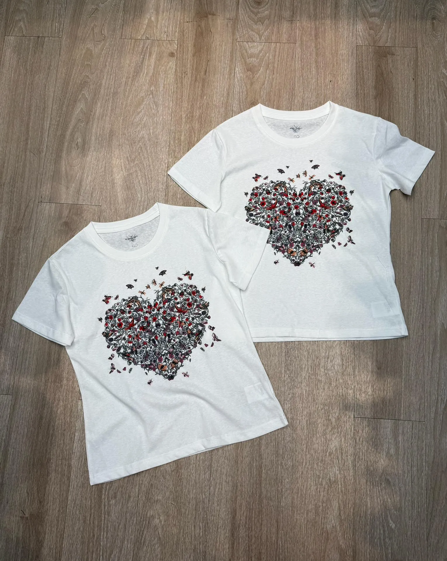 🅿️130 M223#Dior Dior•25ss new heavy industry embroidered short-sleeved T-shirt ✅✅✅Ready stock Focus on quality Feel free to compare Size: S M L Color: White