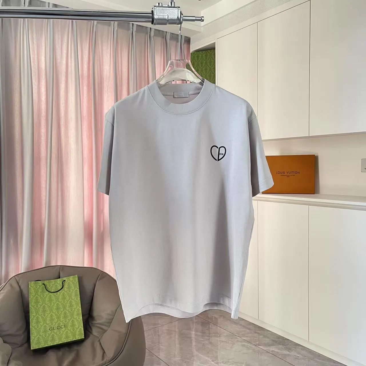🅿️170 Dio Dior 2025 new summer style love letter three-dimensional silicone printing short-sleeved T-shirt customized fabric 300g same style for men and women Color: black white rose red iron gray Size: S M L XL XXL five sizes ​