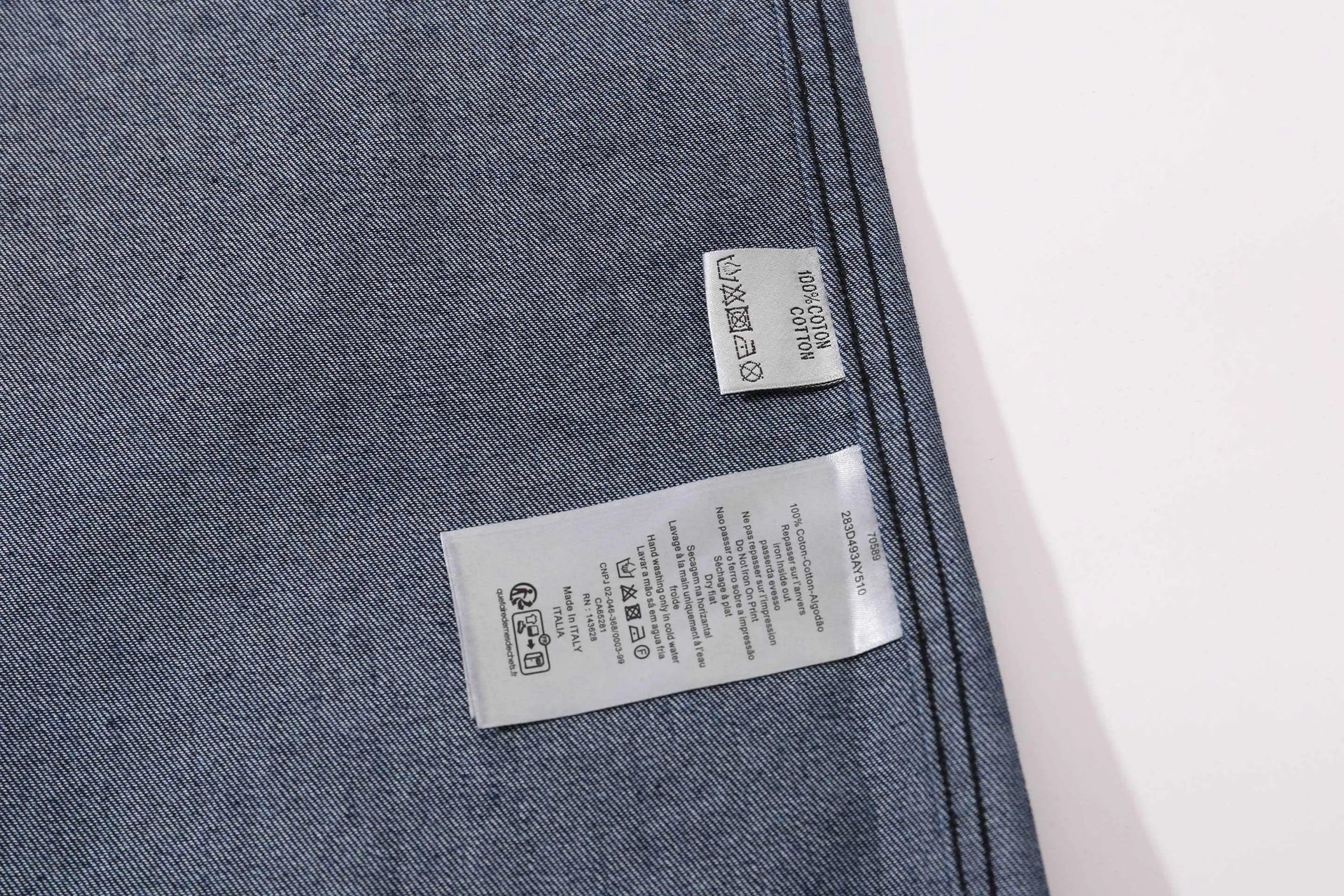 🅿️320 High-quality new Dior Dior [New] Year of the Snake limited pocket flocked denim short lining with classic presbyopia reinterpretation. The snake-shaped pattern on the pocket forms the brand letters with a slight flocking effect. Three-dimensional pattern. Cotton denim fabric. Low-key dark wash design style. Classic version. Not picky. Size: xs-l