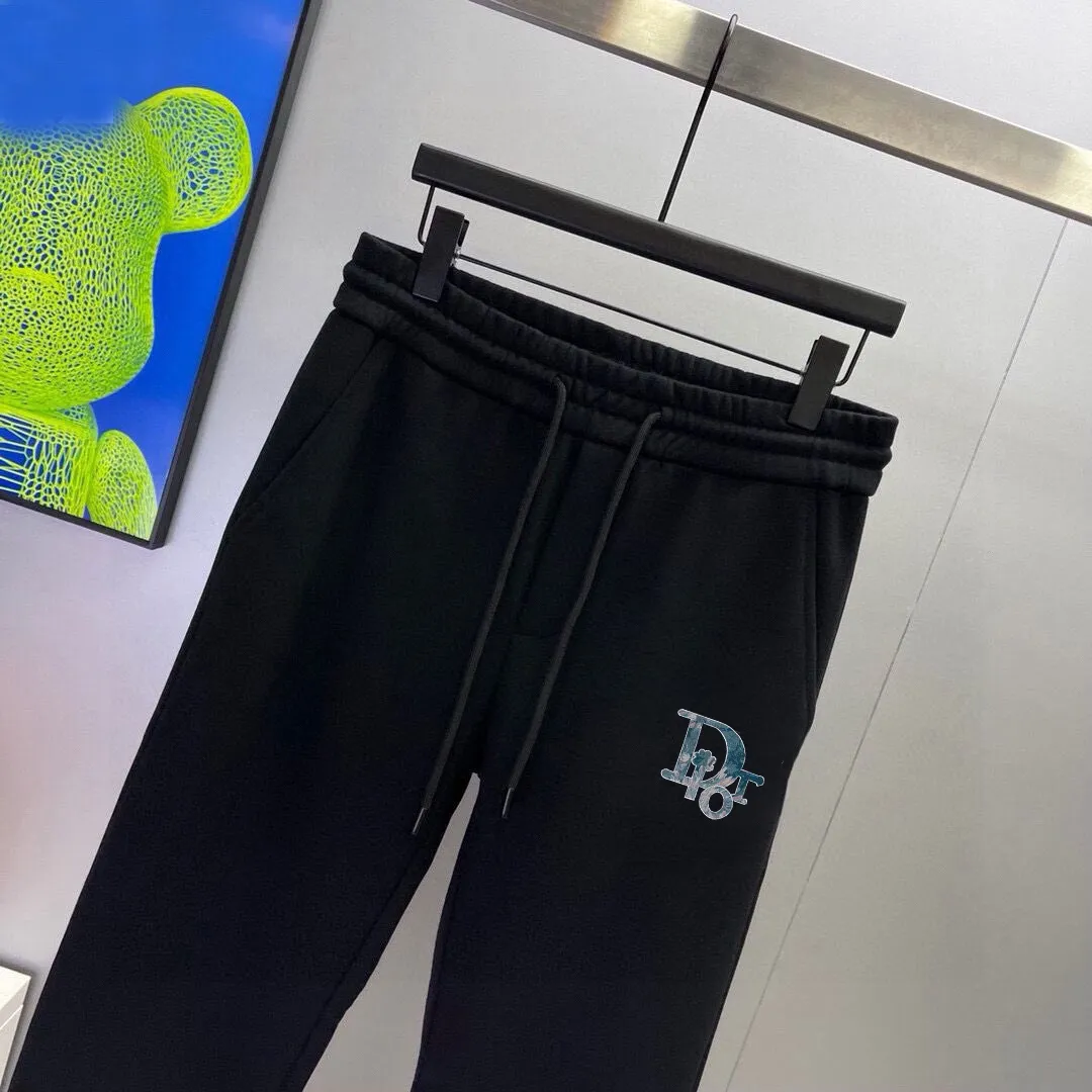 🅿️400 [DIOR Dior] (Fat Man Gospel) hot-selling suit is coming. Focus on the original version of the official website. 2025 new hot-selling cardigan sweater suit. The original order is the best product. 🇭🇰The meticulous work of top designers is dedicated to a fitting and perfect upper body effect. All-natural high-quality Roman cotton 100%, close-fitting comfort, noble and elegant! Original hardware embodies elegance and nobility! Counter size: M-5XL (maximum wear up to 220 pounds)