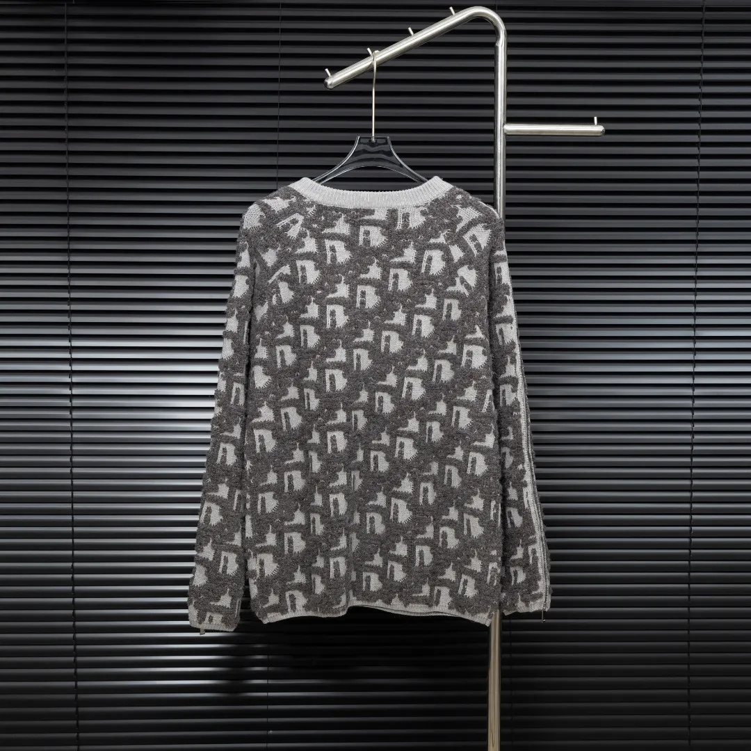 🅿️460 Style: DIOR Dior all-over printed side zipper knitted long-sleeved sweater Size: S-XXL Fabric: Wool blend Accessories: Full set of customized original accessories No gender distinction, same style for men and women