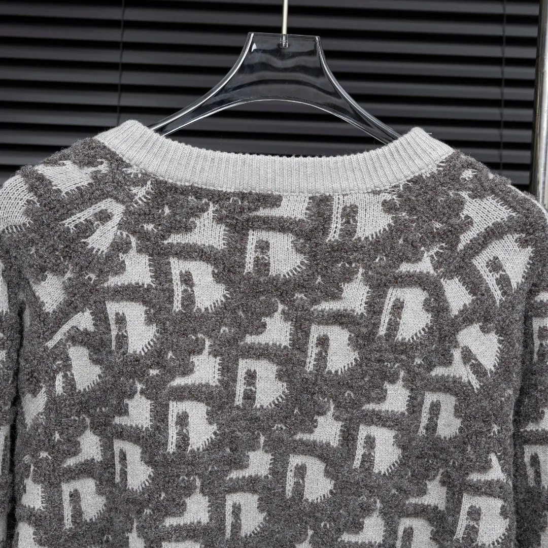 🅿️460 Style: DIOR Dior all-over printed side zipper knitted long-sleeved sweater Size: S-XXL Fabric: Wool blend Accessories: Full set of customized original accessories No gender distinction, same style for men and women