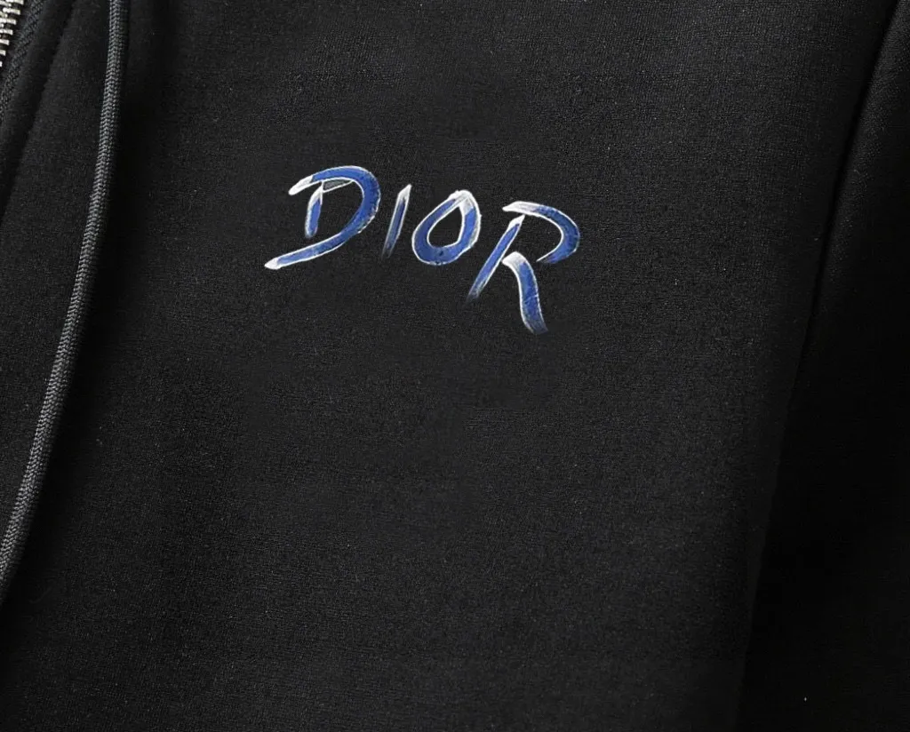 🅿️460 Directly approved brand [DIOR Dior] (velvet and thickened) 2025 autumn and winter new products, celebrities' favorite fashionable casual suits, clean and neat tailoring, full of urban style. Made of high-quality customized fabrics, the inner warmth is excellent, the hand feels soft and dry, and the upper body effect is crisp and stylish. The three-dimensional cutting process and the pattern are all of high standards, and the silhouette version has the right benefits! It is not tight at all, and you feel good when you put it on. So many top-quality raw materials create high-end products with unparalleled value. It is the first choice for high-end fashion people. (Size: M-4XL can wear up to 200 pounds)