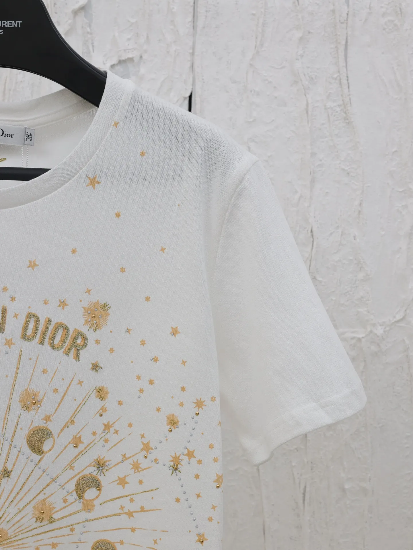 🅿️290 Dio*/Dior 25 new gold star and moon heavy embroidery short-sleeved T-shirt. Made of imported washed pure cotton fabric with great texture, customized with heavy craftsmanship, three-dimensional embroidery + printing + beaded platinum nebula pattern. Bai Fumei must buy high-end items, classic version, elegant and age-reducing girlish style, looks good with gauze skirt and jeans. Size: S/M/L