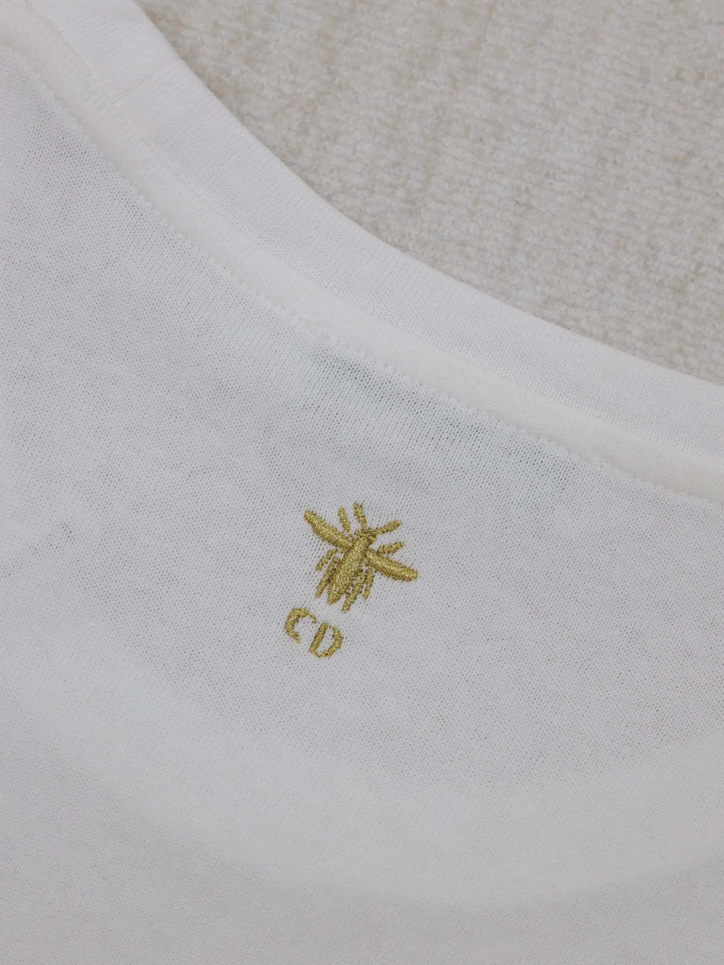 🅿️290 Dio*/Dior 25 new gold star and moon heavy embroidery short-sleeved T-shirt. Made of imported washed pure cotton fabric with great texture, customized with heavy craftsmanship, three-dimensional embroidery + printing + beaded platinum nebula pattern. Bai Fumei must buy high-end items, classic version, elegant and age-reducing girlish style, looks good with gauze skirt and jeans. Size: S/M/L