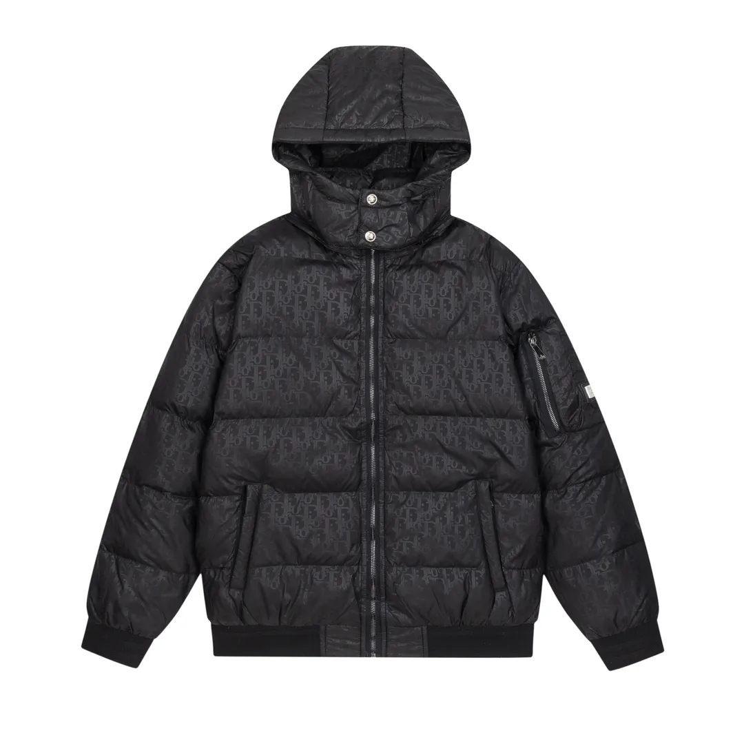 🅿️600 DIOR Dior's new autumn and winter style 🆕down jacket. Original 1:1 customized hardware accessories, all imported and original customization. Welcome to compare at the counter. Absolutely high quality. Made of top 90 white duck down. Super soft, fluffy and plump. Super heavy workmanship. The fabric is well-crafted and has a perfect version. Note⚠The fabric is super comfortable. Exclusive model. Non-market goods. Same sizes for men and women. Size M to XXL